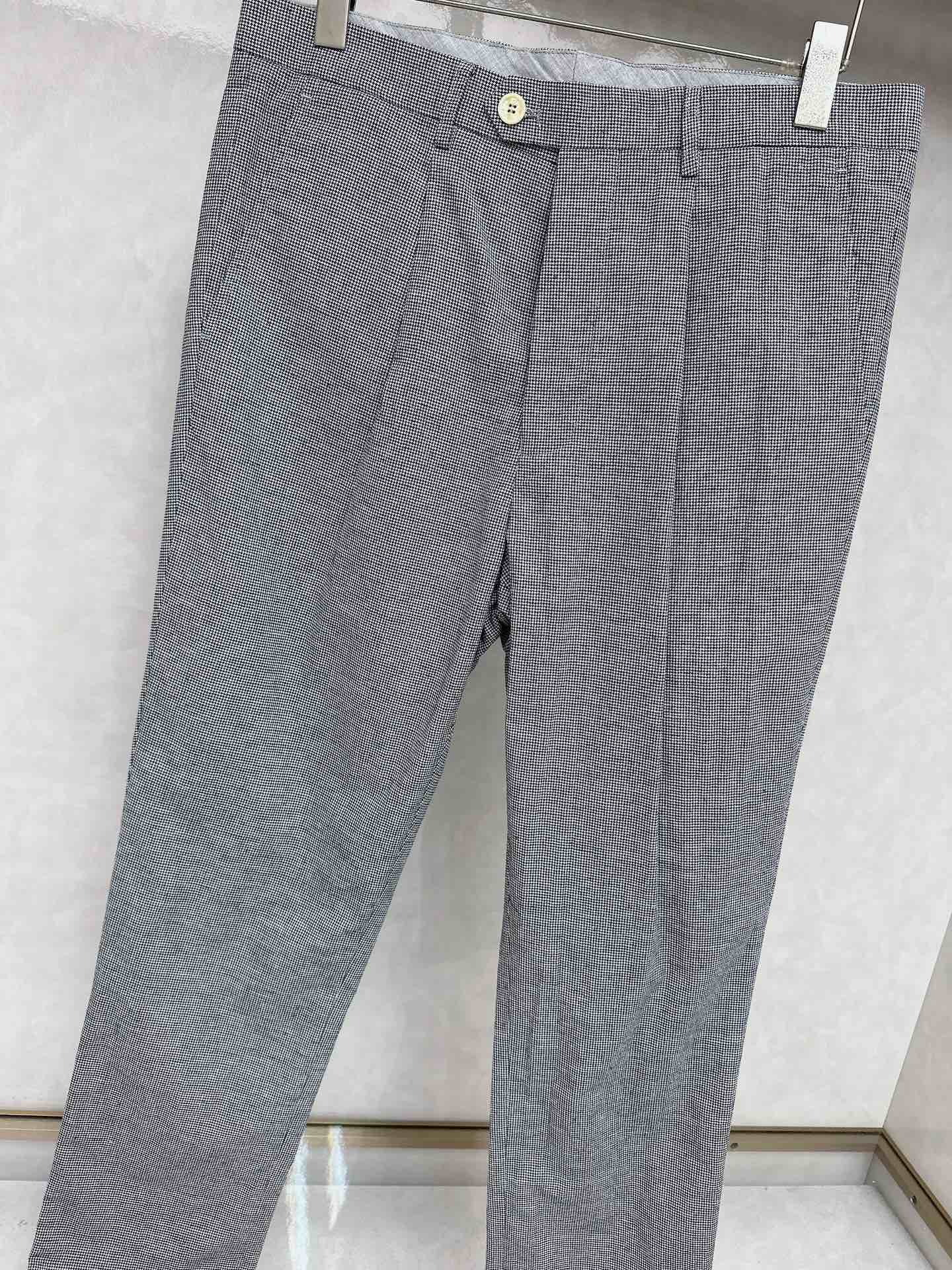  BC 2025夏装新品，官网同步有售，男士高端商务休闲西裤，高端进口面料，带弹力，后兜采用今年最新款五