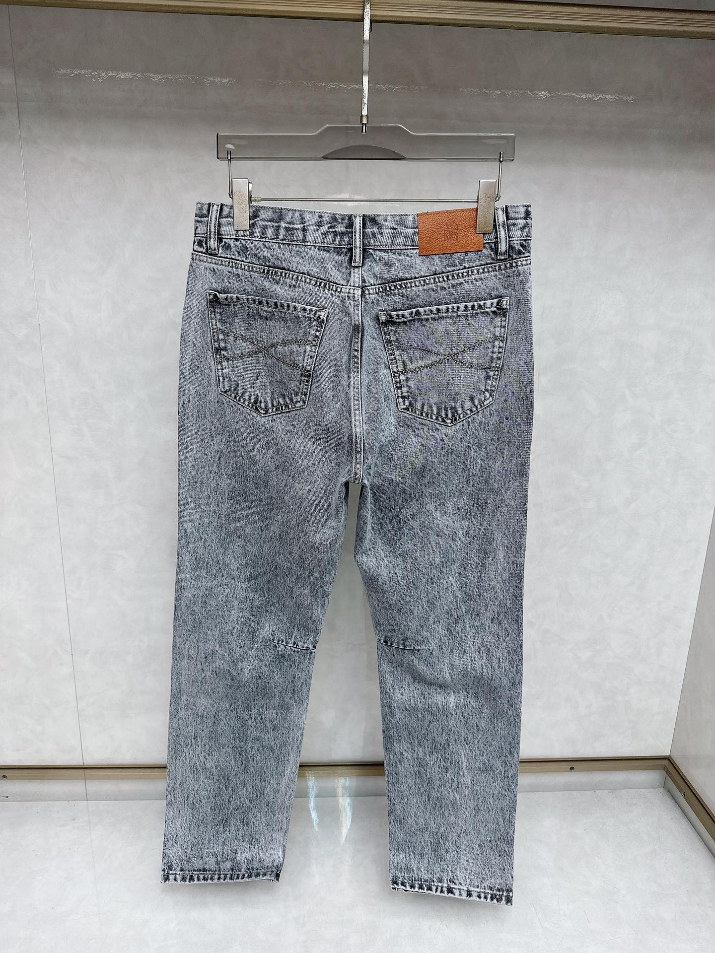  BC 25新款五口袋灰色牛仔裤，🍒这款牛仔裤采用灰色牛仔布面料制作而成，门禁纽扣开合，后腰头有BC家独