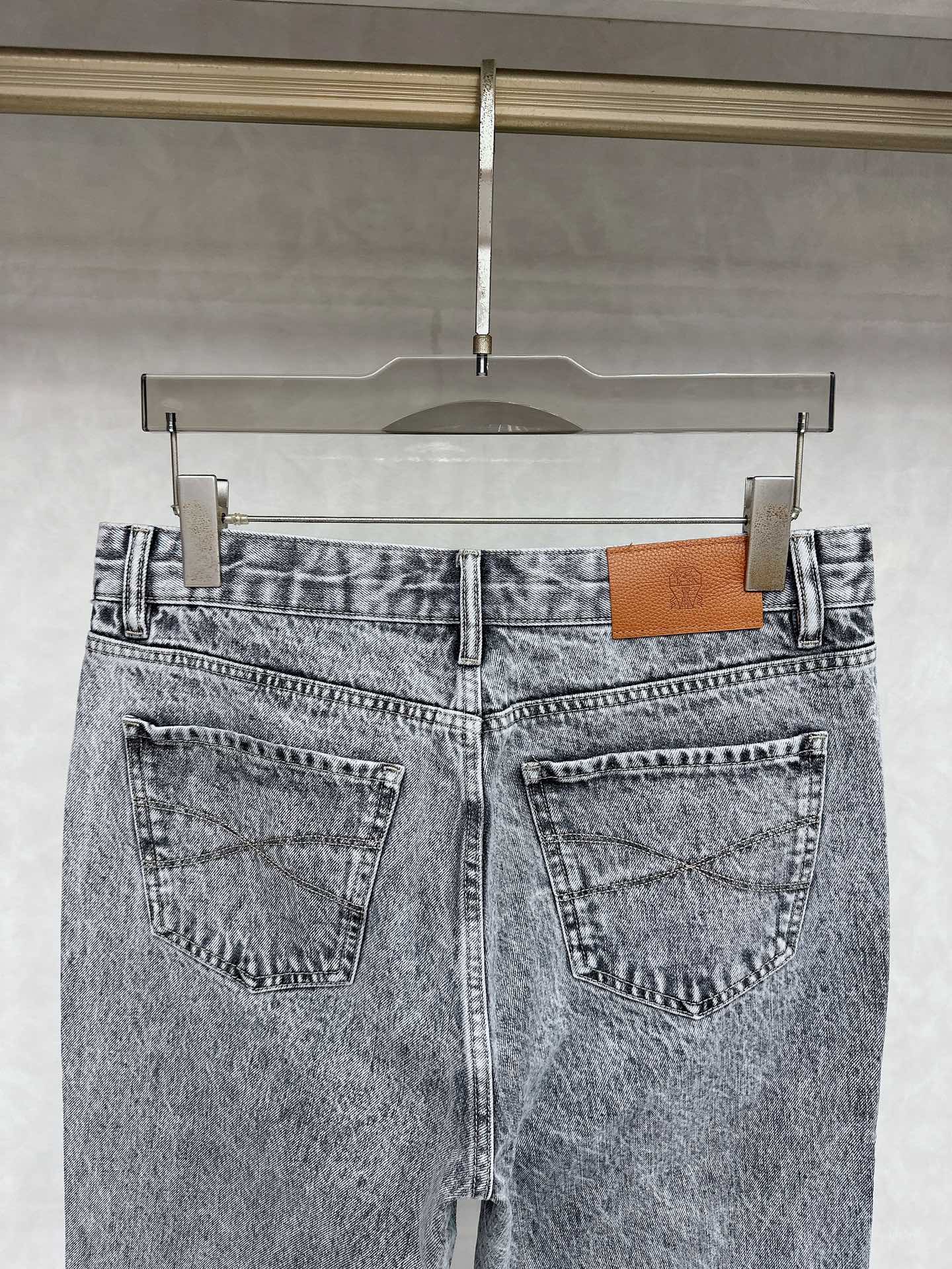  BC 25新款五口袋灰色牛仔裤，🍒这款牛仔裤采用灰色牛仔布面料制作而成，门禁纽扣开合，后腰头有BC家独