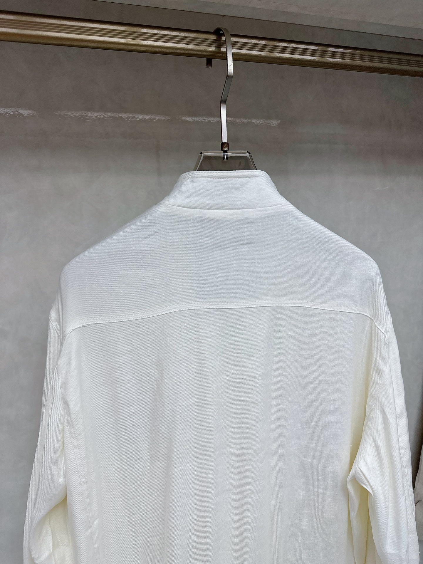  BC 25SS新款棱纹飞行员夹克，这款采用亚麻混纺斜棱纹面料制作的飞行员夹克，将休闲运动风格的廓形与精