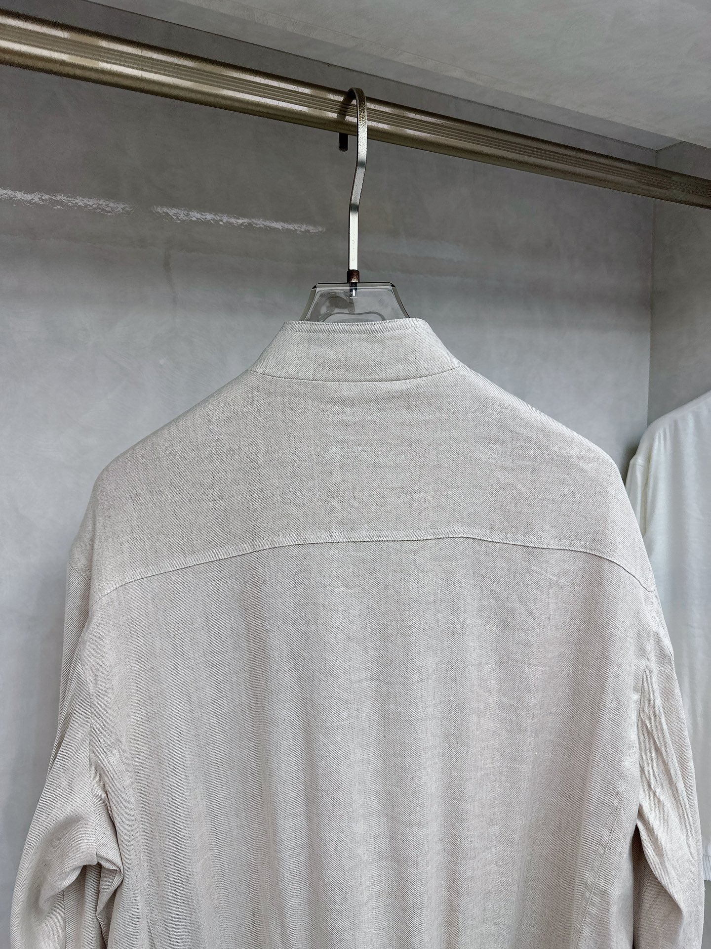  BC 25SS新款棱纹飞行员夹克，这款采用亚麻混纺斜棱纹面料制作的飞行员夹克，将休闲运动风格的廓形与精