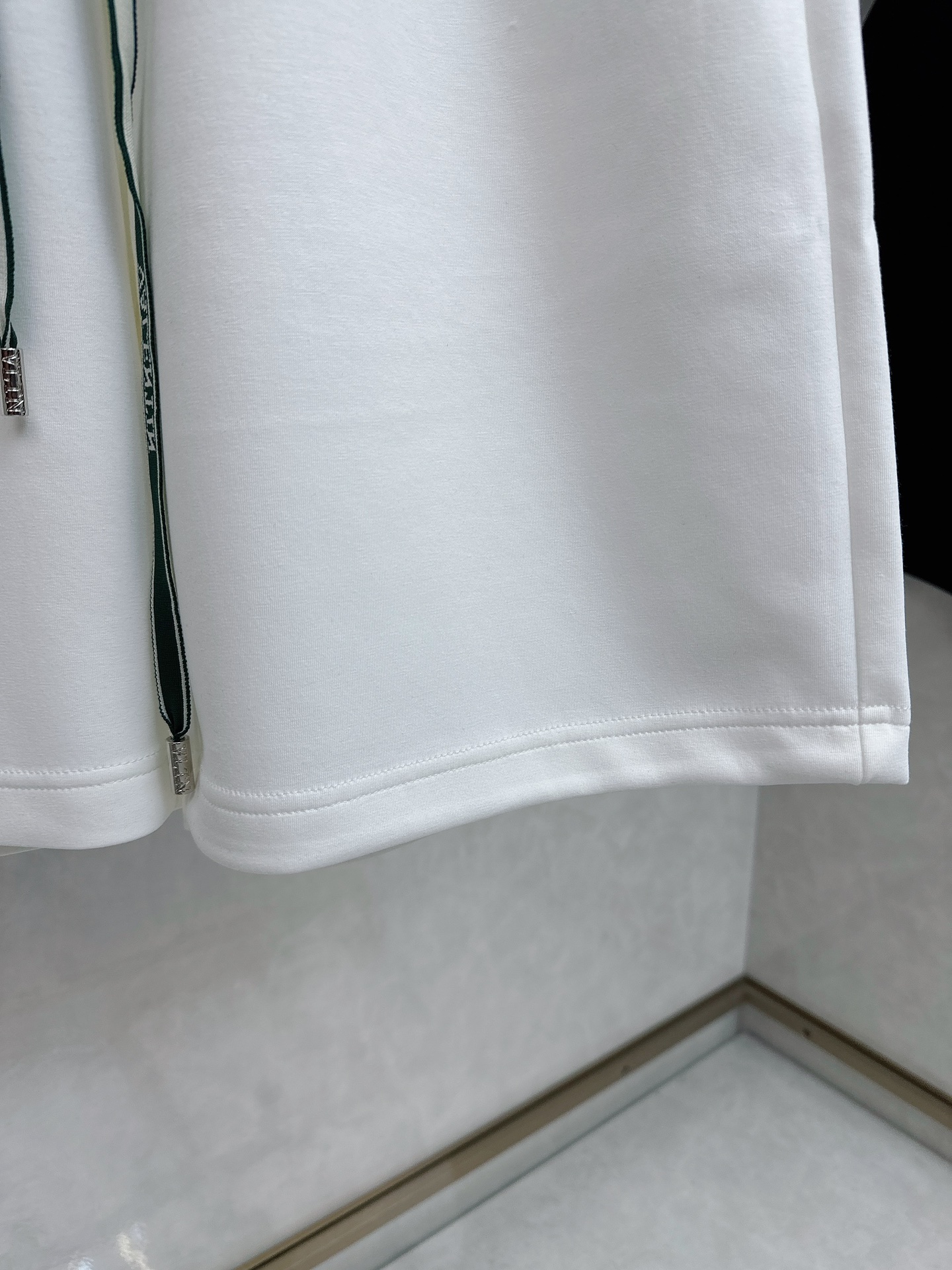 Valentino Summer Man’s Leisure Shorts: Custom-made Air-Fruit for Ultimate Comfort - 图片 9