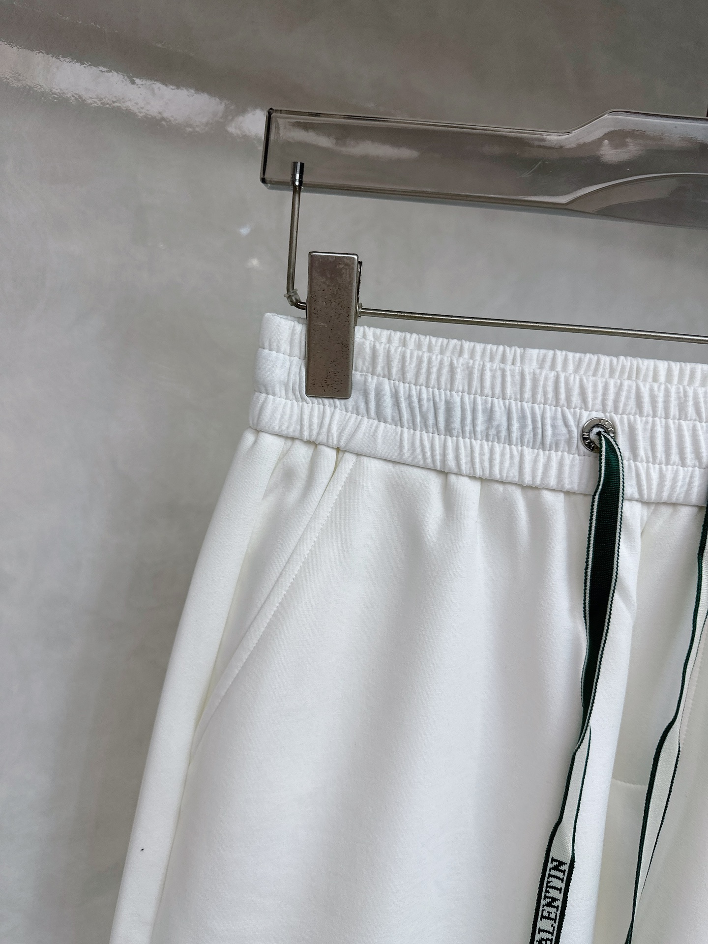Valentino Summer Man’s Leisure Shorts: Custom-made Air-Fruit for Ultimate Comfort - 图片 6