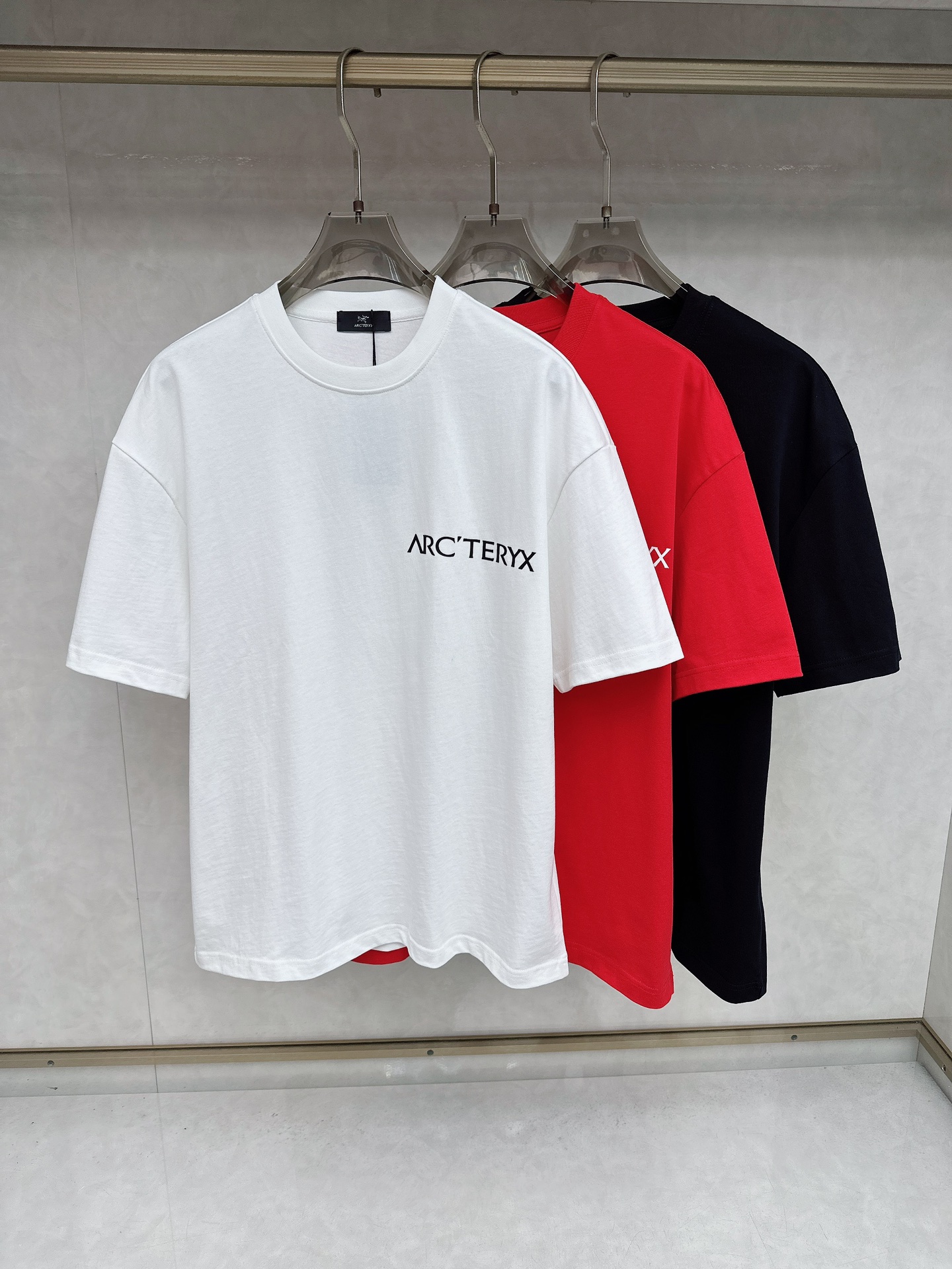 NO:449906,Archaeopteryx 2025Ss spring and summer latest short-sleeved T-shirt, soft touch, comfortable wearing, fine workmanship. The upper body effect is invincible and handsome, size number M-2xl, arc'teryx, T-shirt,tees, t-shirt,alexander wang19860909始祖鸟 2025Ss春夏最新款短袖T恤,手感柔软,穿着舒适,做工精细.上身效果无敌帅气,码数 M-2xl,arc'teryx,T-shirt,tees，t-shirt,alexander wang,Men's clothing