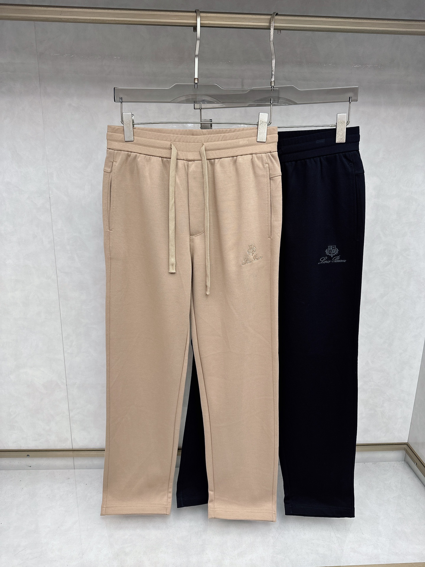 NO:548671,LP autumn clothing latest casual pants counter 1:1 top replica, full quality!  A must-have item for trendy people!  The old iron who knows the goods quickly starts with the size S-2XL, loro piano, alexander wang19860909LP 秋装最新休闲裤专柜1:1顶级复刻,全品相！潮人必备单品！懂货的老铁赶紧下手 尺码S-2XL,,loro piana,alexander wang,Men's clothing