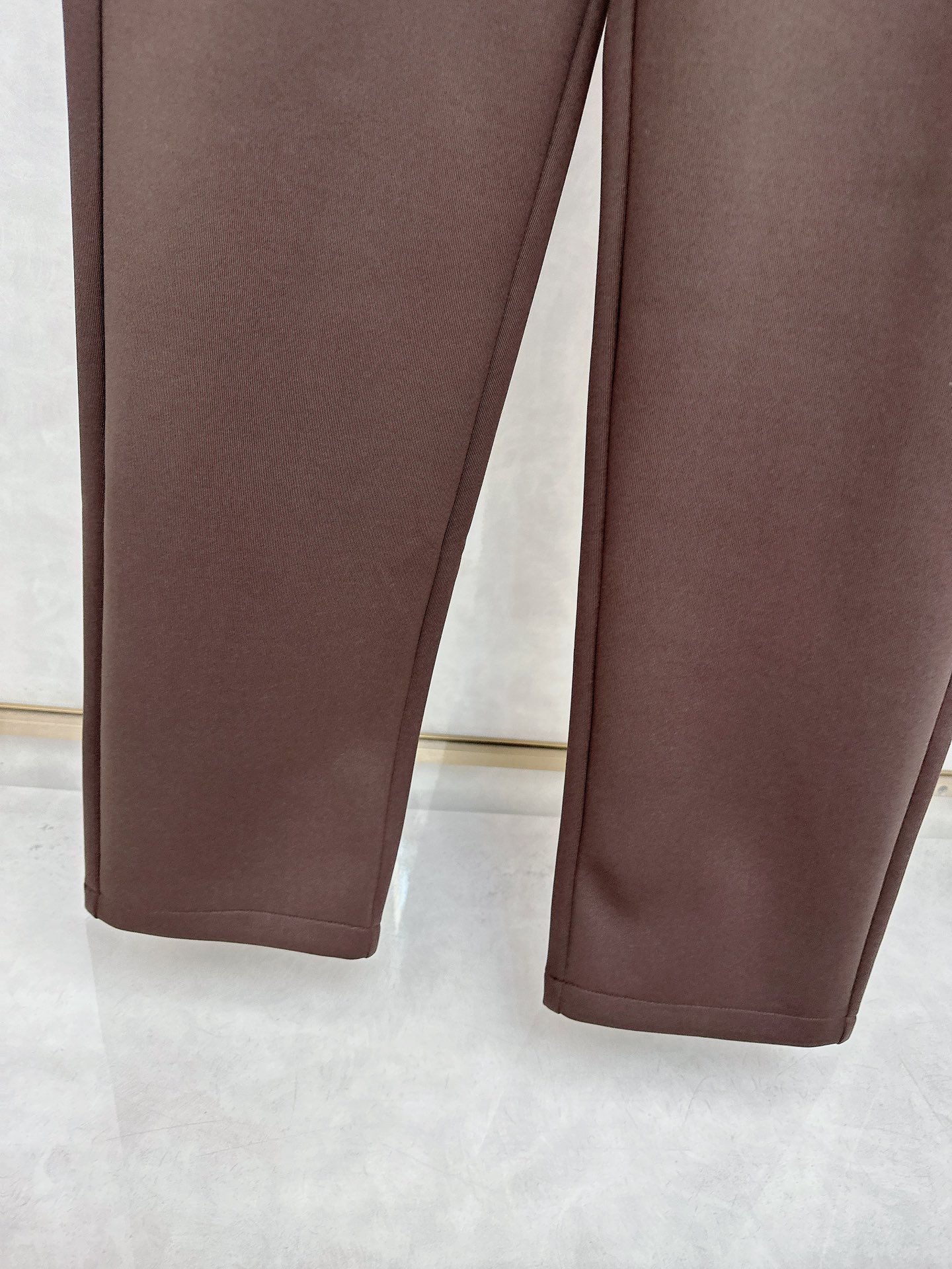 巴宝莉 2025早秋新款撞色立领，高阶质感这套，是品味与舒适的双向奔赴。面料由人棉、锦纶、涤纶和氨纶精心