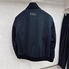 杰尼亚2025早秋新品ZEGNA杰尼亚同款新品休闲!明星最爱时装味休闲 简单大方 刺绣织带设计 工艺设计 杰尼亚2025早秋新品ZEGNA杰尼亚同款新品休闲!明星最爱时装味休闲 简单大方 刺绣织带设计 工艺设计