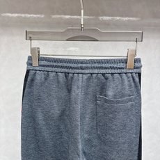 杰尼亚ZEGNA2025秋冬最新款连帽套装,面料直接卷到新高度,官网金典同步!10%羊毛打底,给肌肤轻裹 杰尼亚ZEGNA2025秋冬最新款连帽套装,面料直接卷到新高度,官网金典同步!10%羊毛打底,给肌肤轻裹
