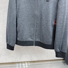 杰尼亚ZEGNA2025秋冬最新款连帽套装,面料直接卷到新高度,官网金典同步!10%羊毛打底,给肌肤轻裹 杰尼亚ZEGNA2025秋冬最新款连帽套装,面料直接卷到新高度,官网金典同步!10%羊毛打底,给肌肤轻裹