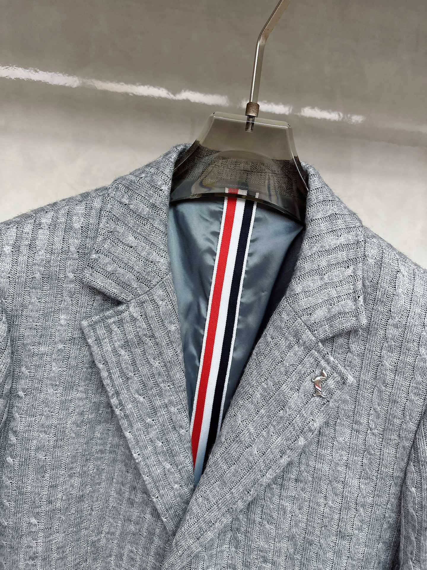 TB秋冬新款男士针织西装单西外套25SS秋冬出品新款!都市时尚精英衣橱必备款，转为男士设计的西装，高级灰