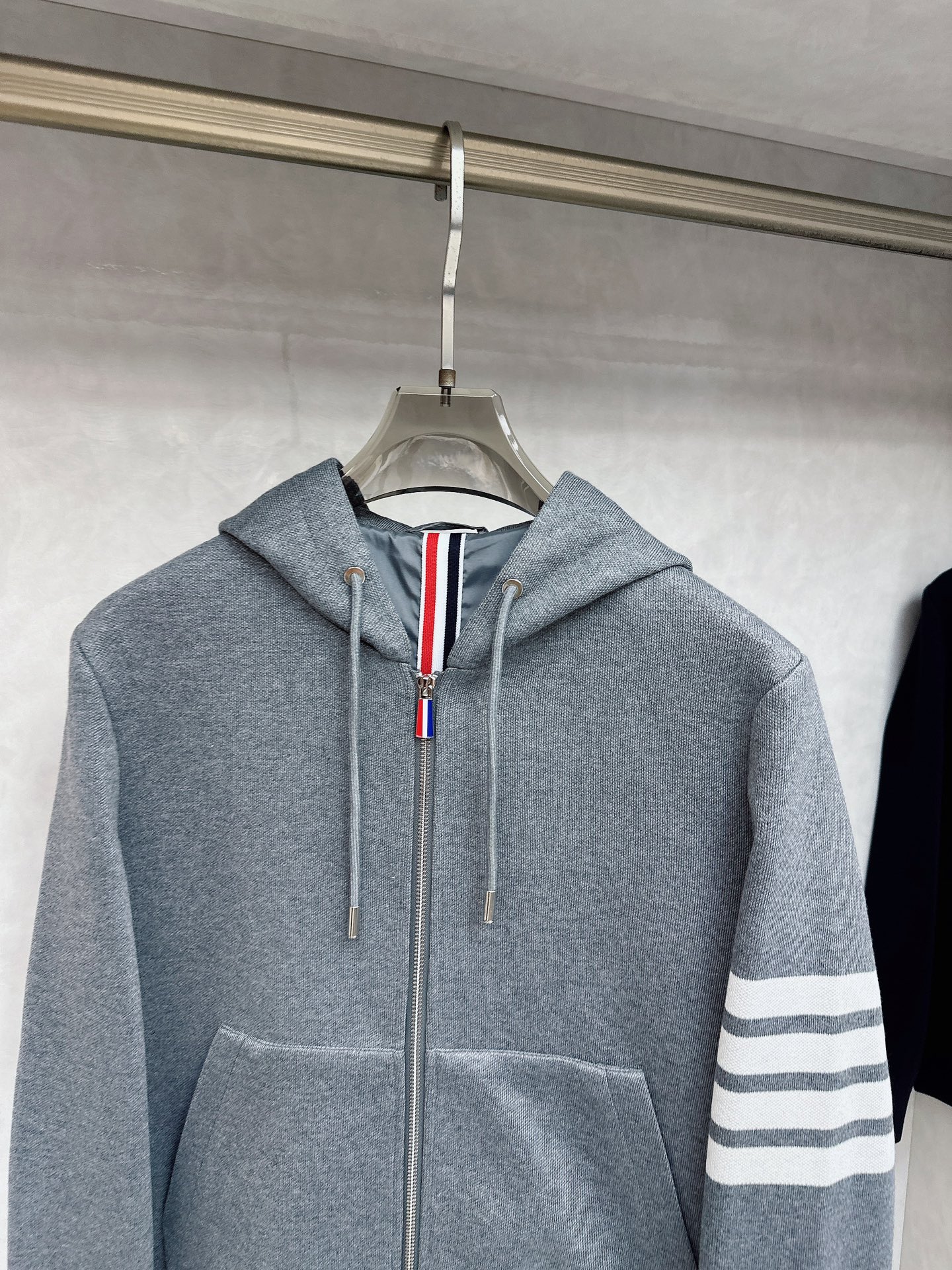 2025SS早秋新品THOM BROWNE 汤姆TB经典四条杠情侣款针织款外 纱线精选柔软舒适 不扎人 