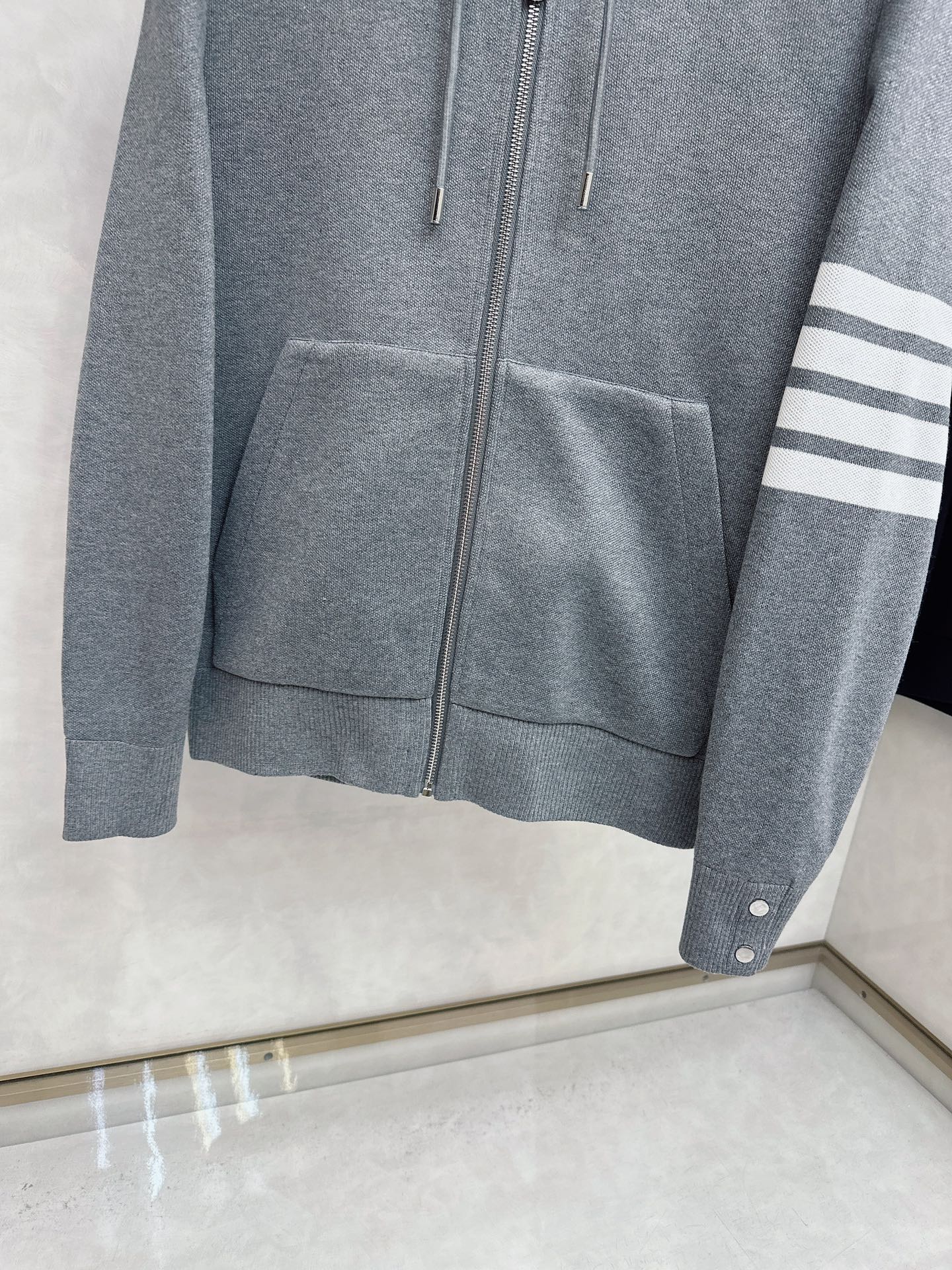 2025SS早秋新品THOM BROWNE 汤姆TB经典四条杠情侣款针织款外 纱线精选柔软舒适 不扎人 