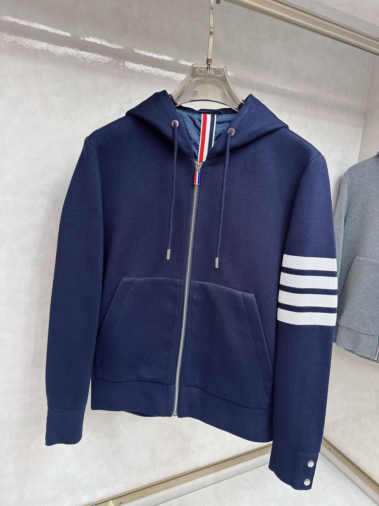 2025SS早秋新品THOM BROWNE 汤姆TB经典四条杠情侣款针织款外 纱线精选柔软舒适 不扎人 