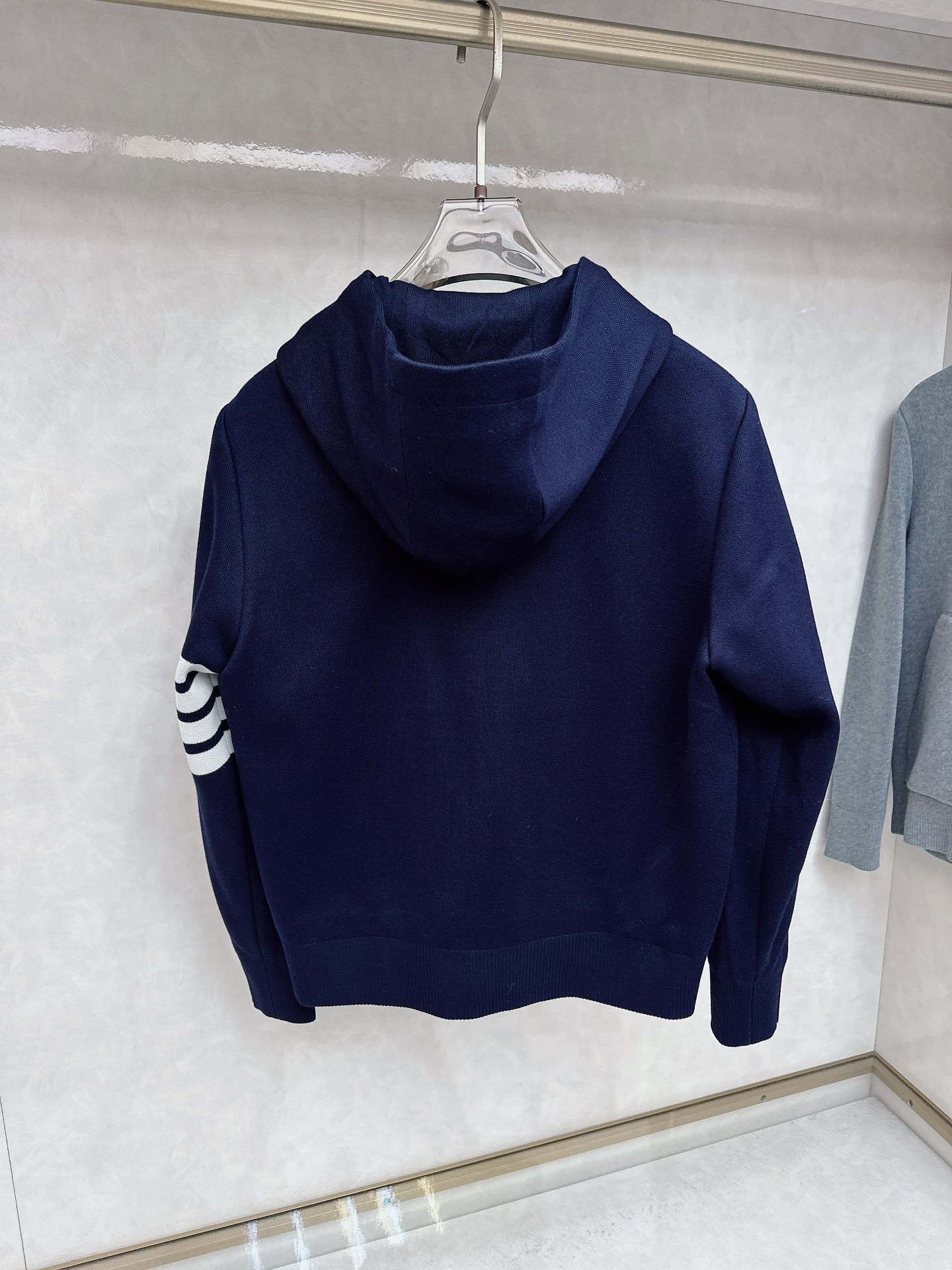 2025SS早秋新品THOM BROWNE 汤姆TB经典四条杠情侣款针织款外 纱线精选柔软舒适 不扎人 