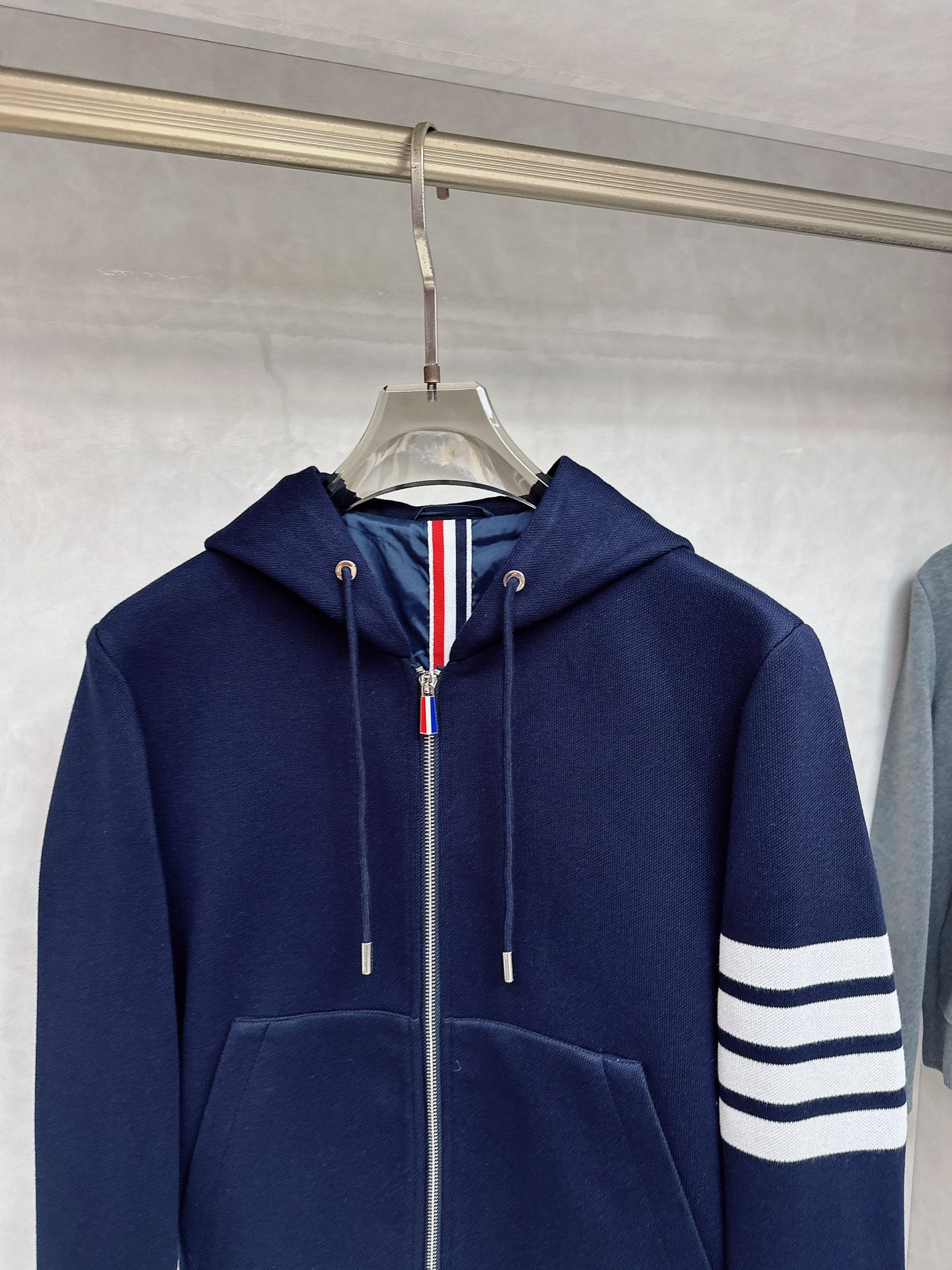 2025SS早秋新品THOM BROWNE 汤姆TB经典四条杠情侣款针织款外 纱线精选柔软舒适 不扎人 