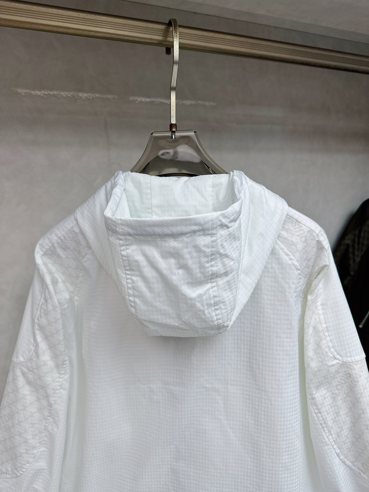 LV 秋款2025最新款时尚设计师款夹克外套.处处细节显工艺足够的高级 结构性剪裁的设计改变来展现男士多