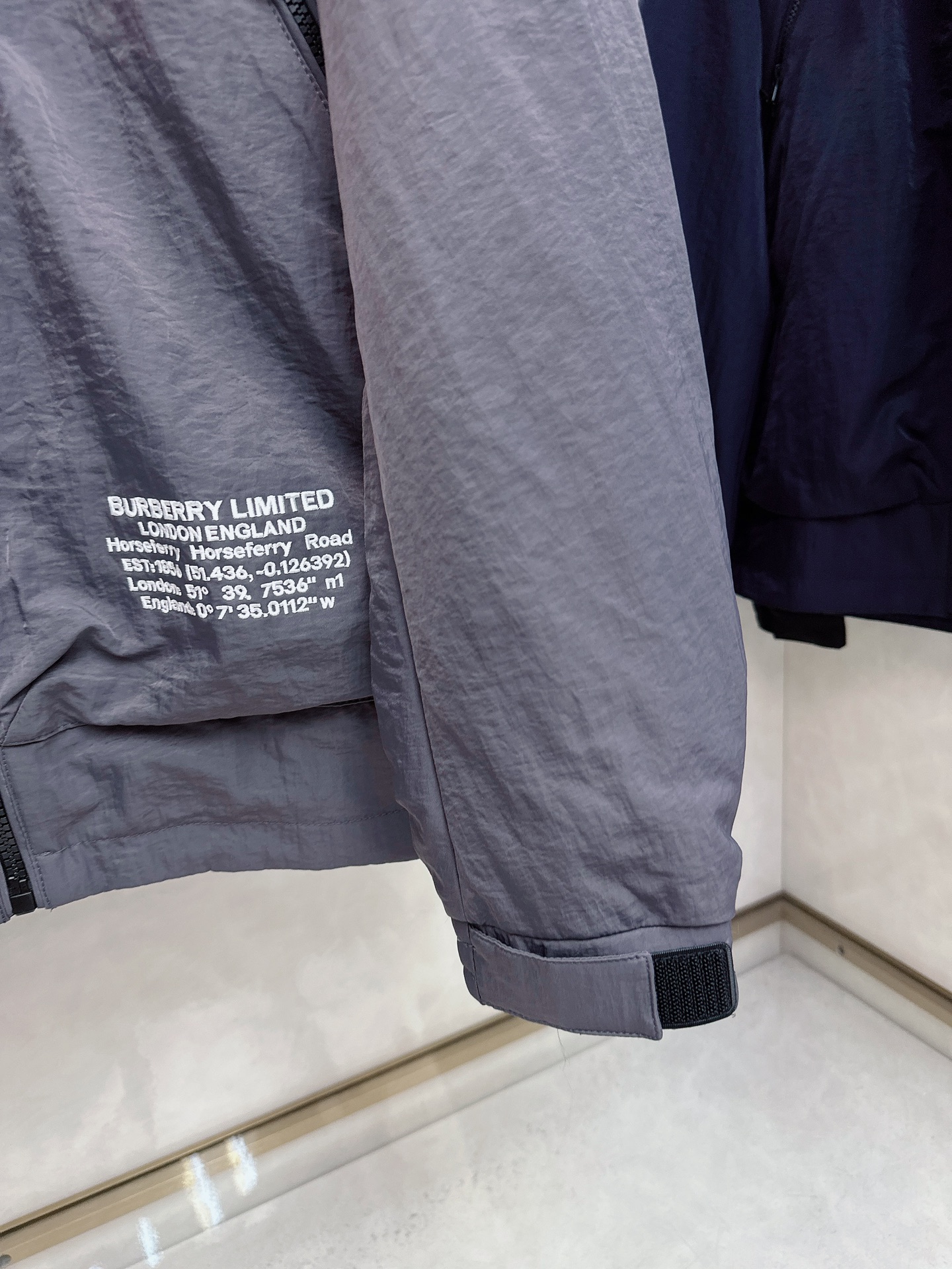 巴宝莉Burberry2025ss早秋新款发布❤加棉连帽风衣外套，字母老花 秋季爆款外套，穿上就是舒适自