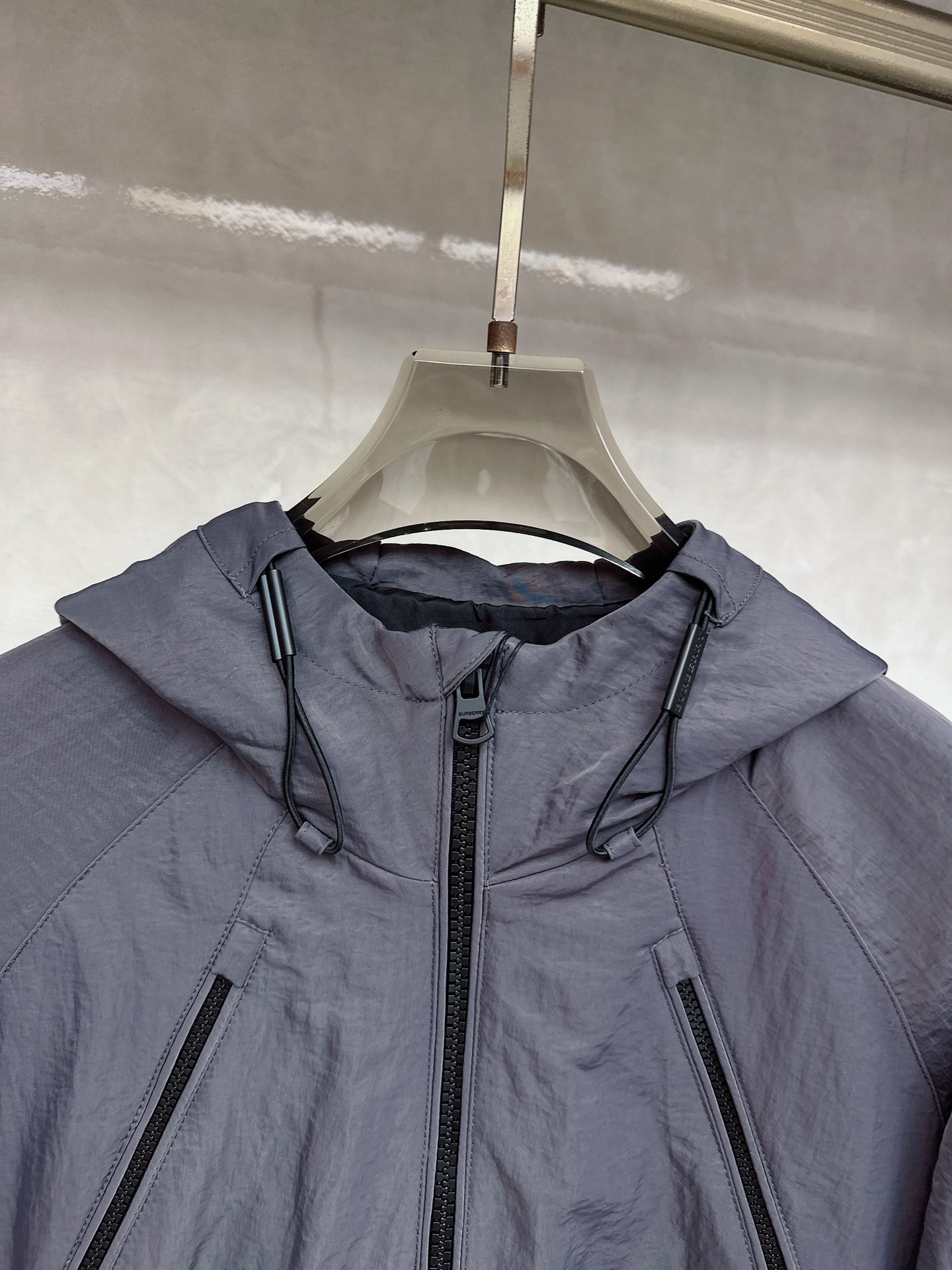 巴宝莉Burberry2025ss早秋新款发布❤加棉连帽风衣外套，字母老花 秋季爆款外套，穿上就是舒适自