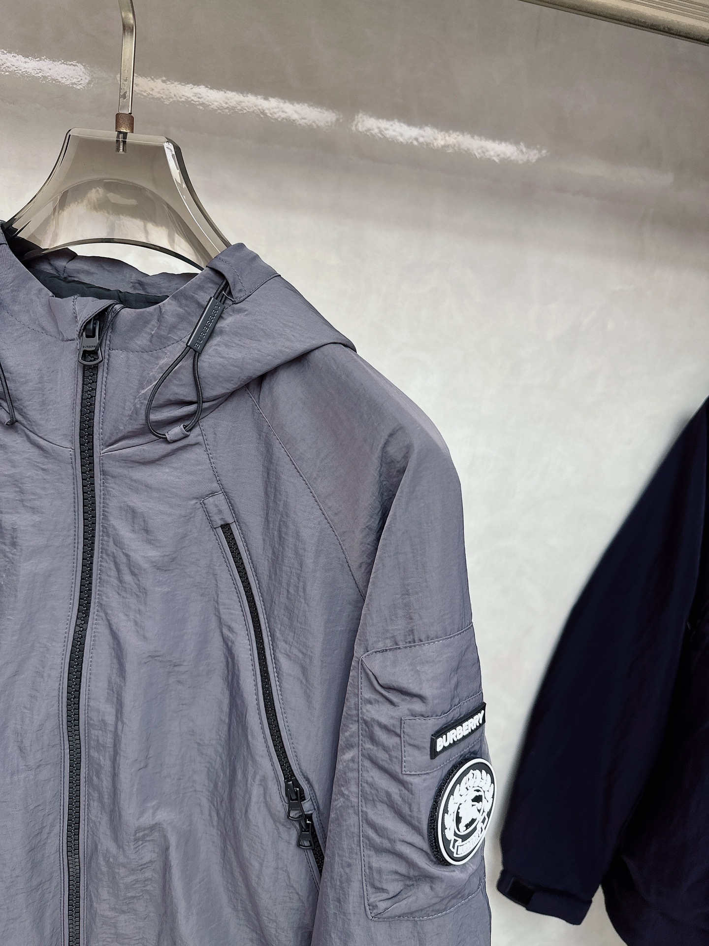 巴宝莉Burberry2025ss早秋新款发布❤加棉连帽风衣外套，字母老花 秋季爆款外套，穿上就是舒适自