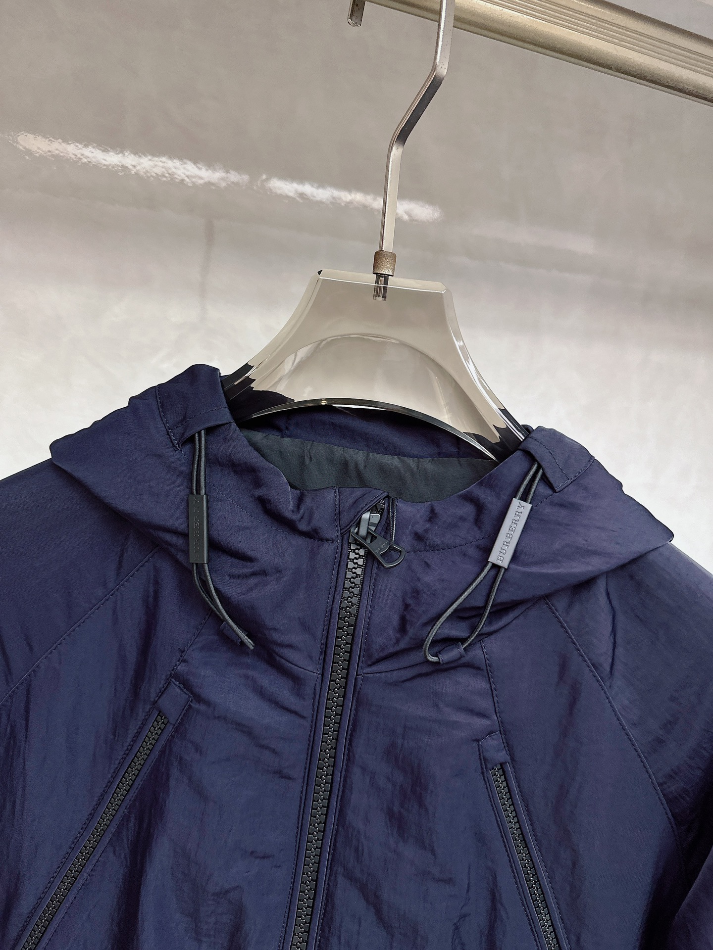 巴宝莉Burberry2025ss早秋新款发布❤加棉连帽风衣外套，字母老花 秋季爆款外套，穿上就是舒适自