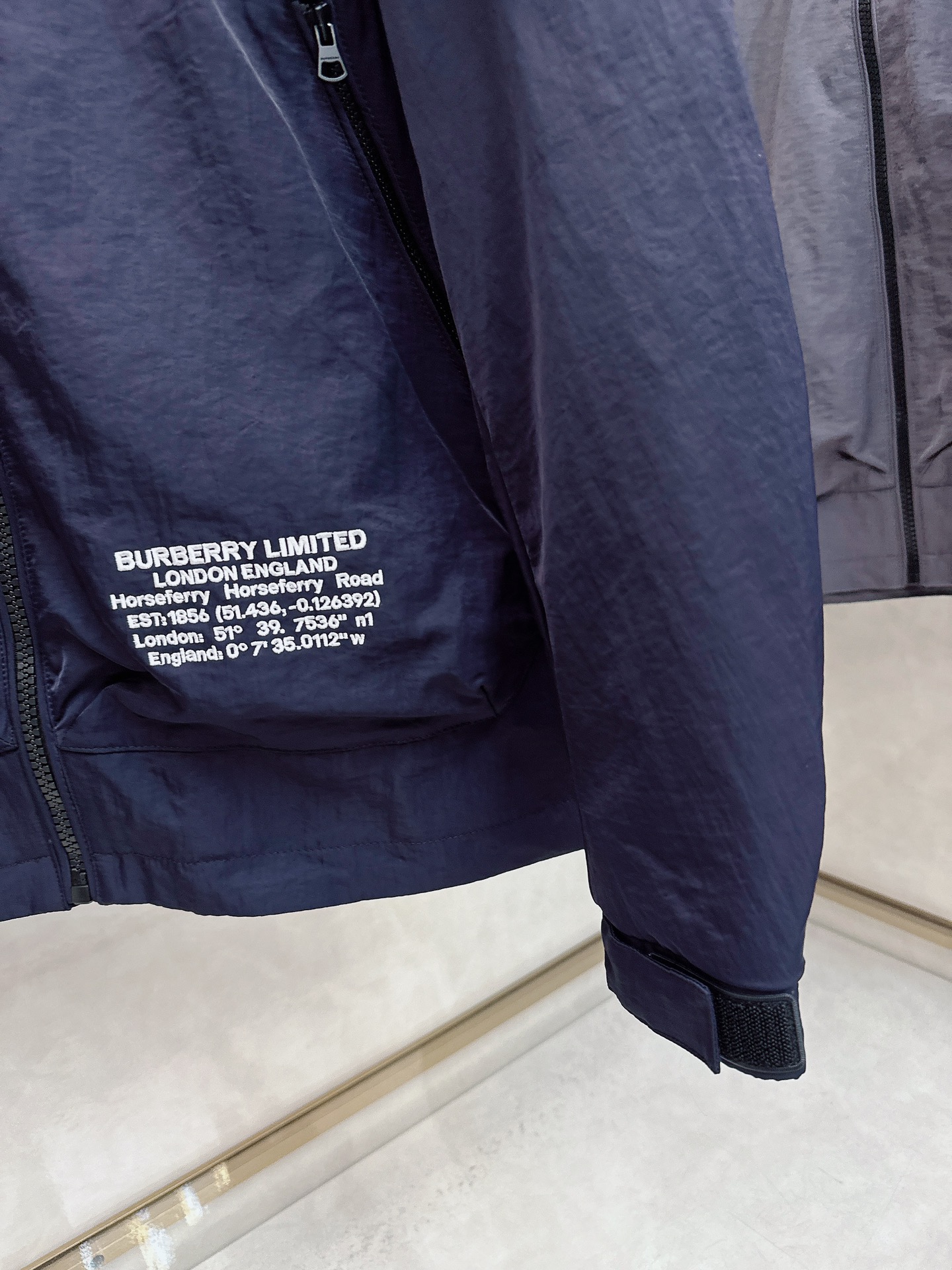 巴宝莉Burberry2025ss早秋新款发布❤加棉连帽风衣外套，字母老花 秋季爆款外套，穿上就是舒适自