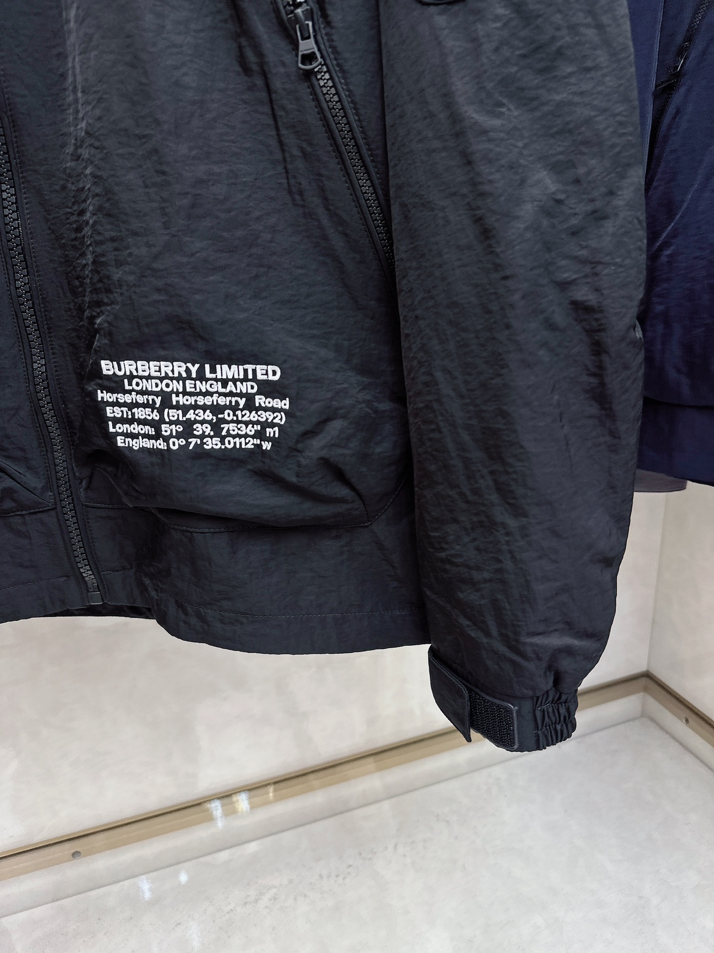 巴宝莉Burberry2025ss早秋新款发布❤加棉连帽风衣外套，字母老花 秋季爆款外套，穿上就是舒适自