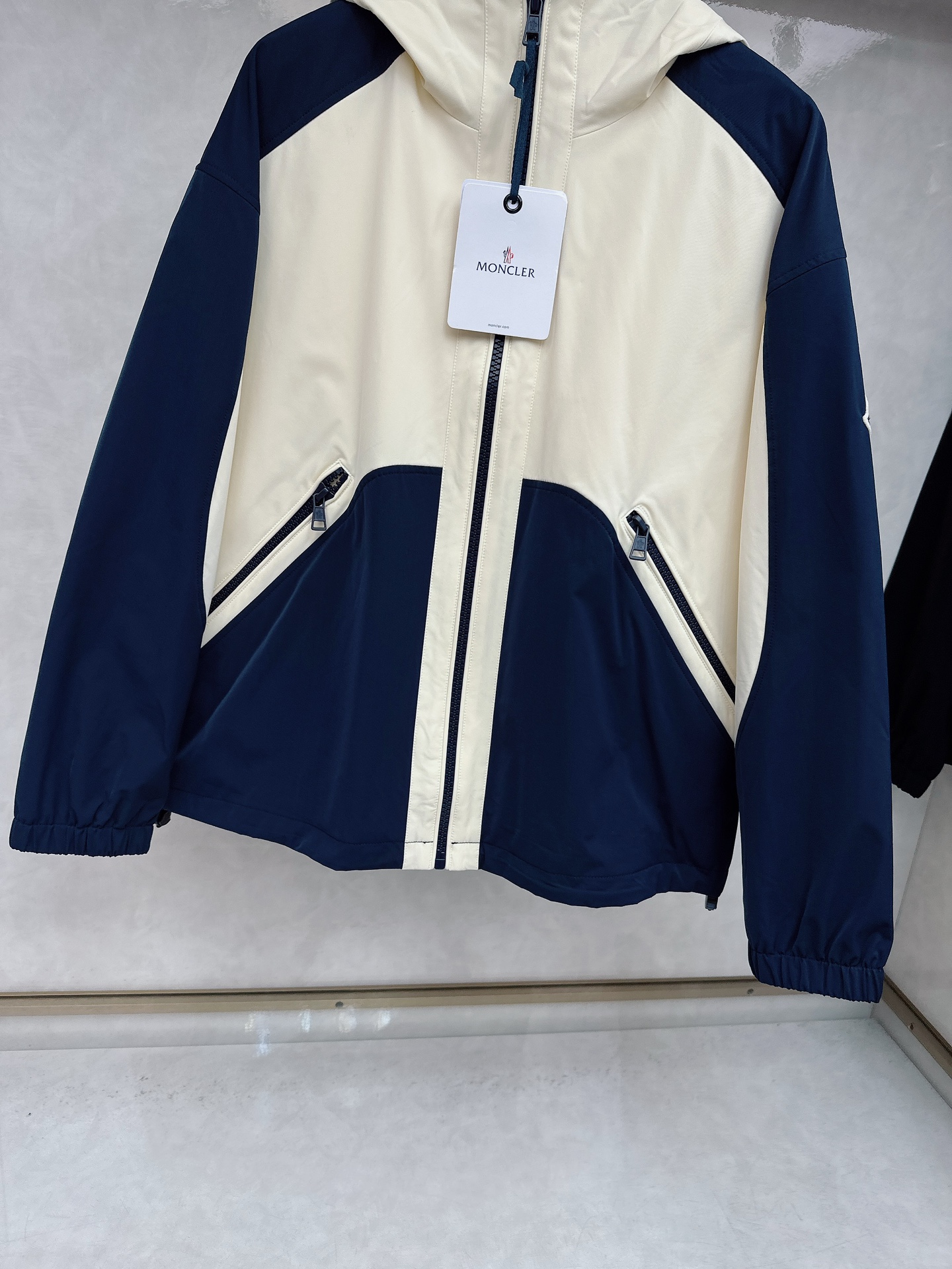 Moner 2025ss早秋新款发布❤️连帽夹克外套，秋季爆款双色拼接夹薄棉设计外套，穿上就是舒适自在又