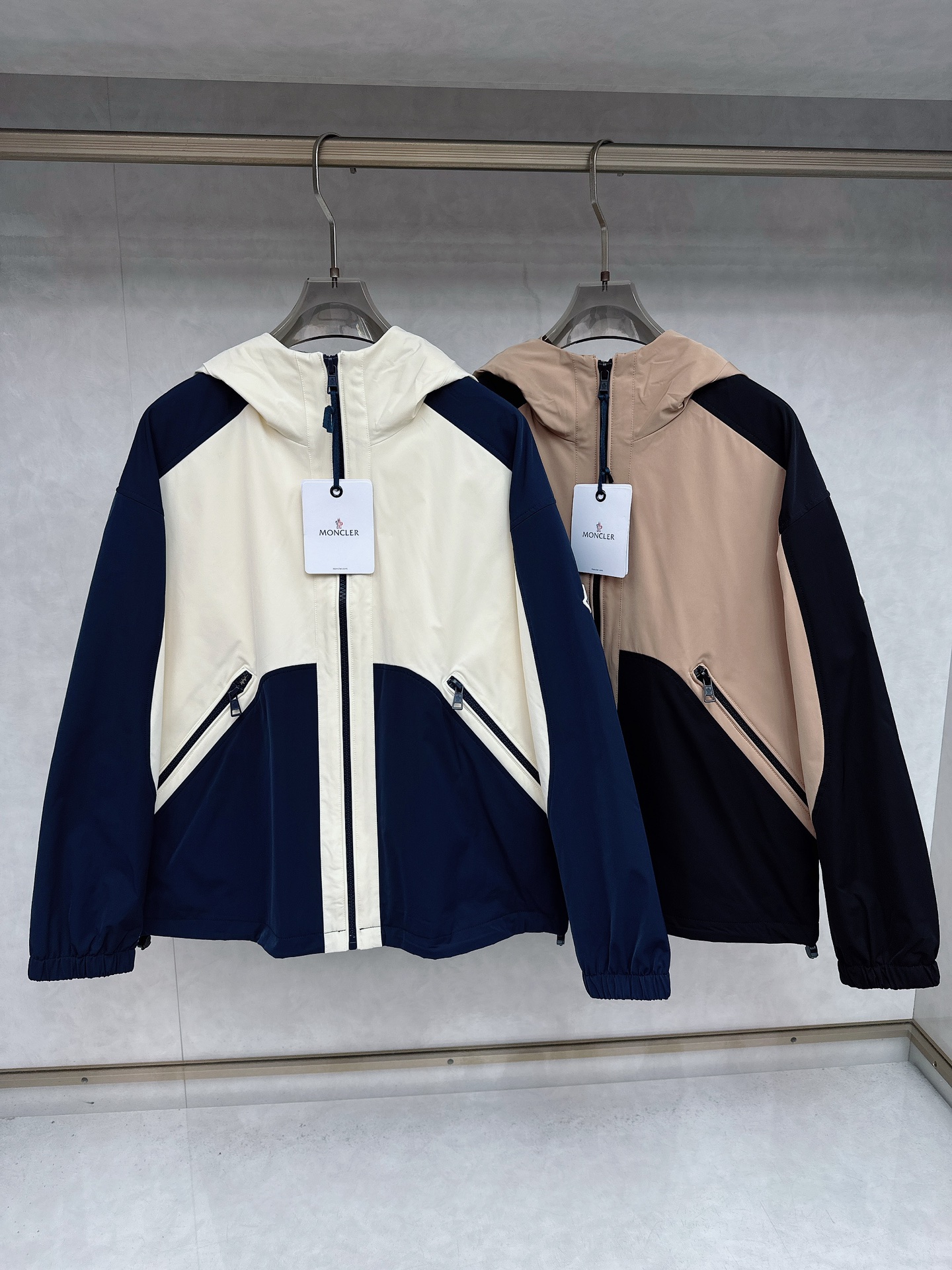 Moner 2025ss早秋新款发布❤️连帽夹克外套，秋季爆款双色拼接夹薄棉设计外套，穿上就是舒适自在又