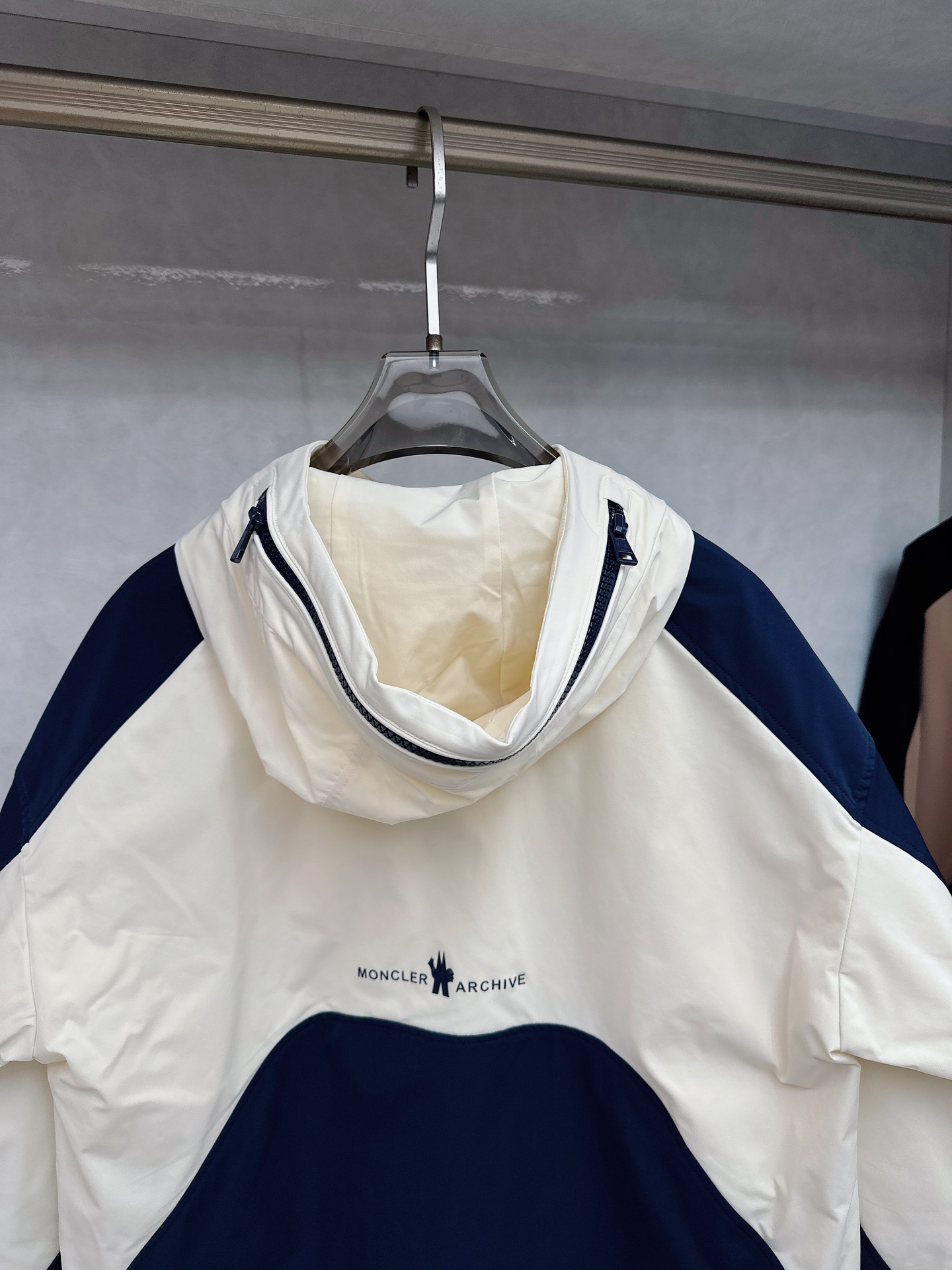 Moner 2025ss早秋新款发布❤️连帽夹克外套，秋季爆款双色拼接夹薄棉设计外套，穿上就是舒适自在又