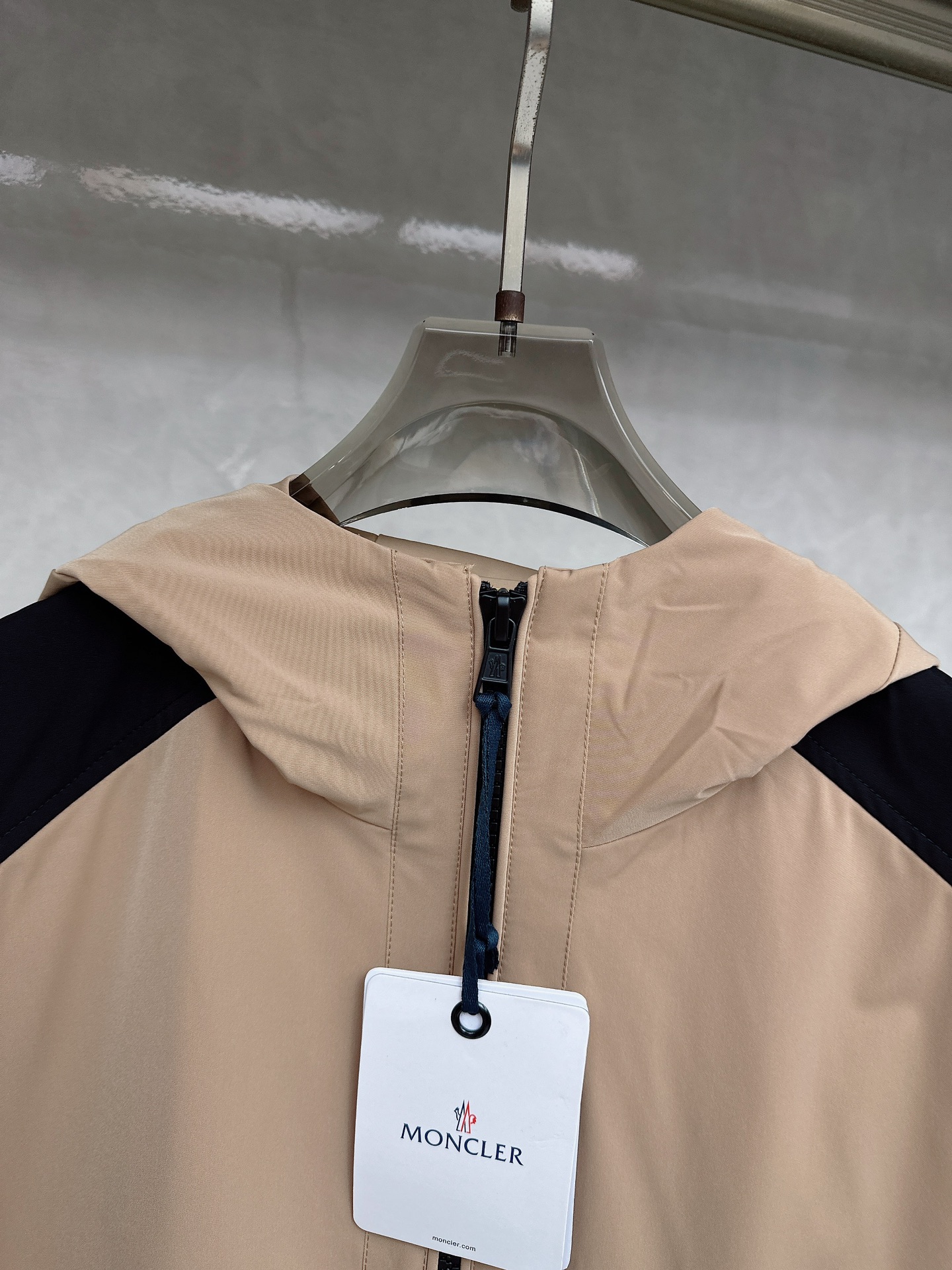 Moner 2025ss早秋新款发布❤️连帽夹克外套，秋季爆款双色拼接夹薄棉设计外套，穿上就是舒适自在又