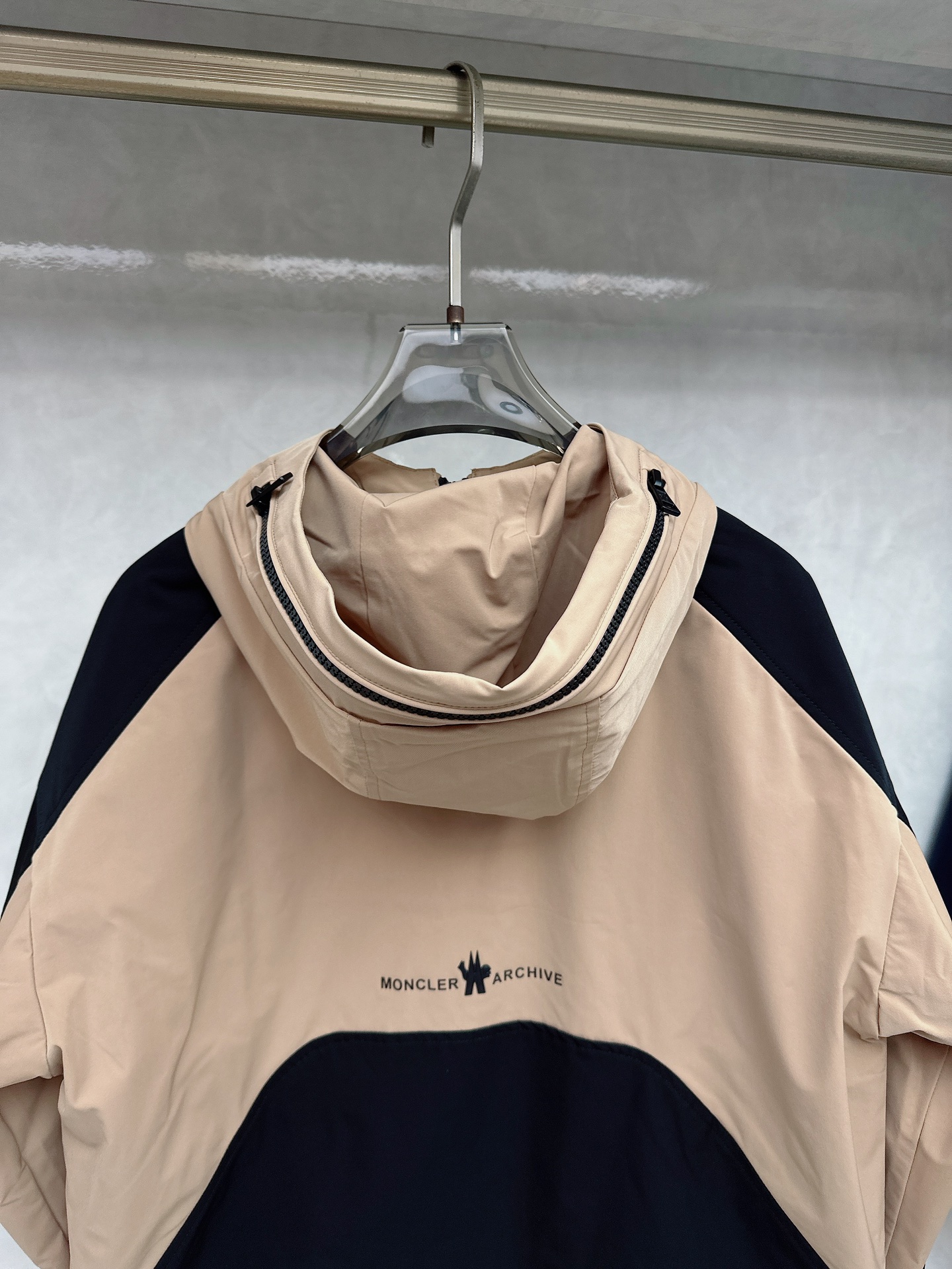 Moner 2025ss早秋新款发布❤️连帽夹克外套，秋季爆款双色拼接夹薄棉设计外套，穿上就是舒适自在又