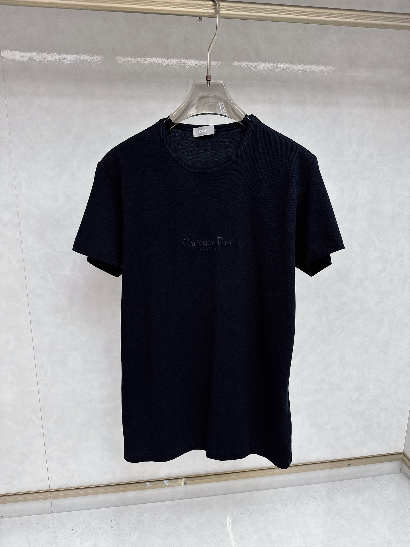 NO:507351,Dior SS summer latest short-sleeved T-shirt, soft touch, comfortable to wear, fine workmanship. The upper body effect is invincible and handsome, size number S-XL,,dior,T-shirt,tees,t-shirt,alexander wang19860909迪奥 Ss夏款最新款短袖T恤,手感柔软,穿着舒适,做工精细.上身效果无敌帅气,码数 S-XL,,dior,T-shirt,tees，t-shirt,alexander wang,Men's clothing