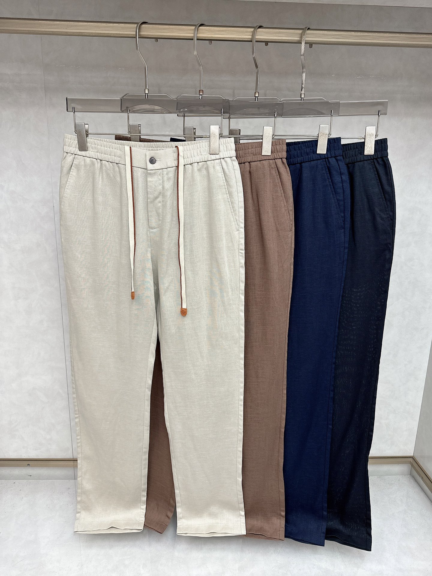 NO:530200,LP Autumn latest casual pants counter 1:1 top replica, full quality!  A must-have item for trendy people!  The old man who knows the goods quickly starts with size 48-56, loro piano, alexander wang19860909LP 秋季最新休闲裤专柜1:1顶级复刻,全品相！潮人必备单品！懂货的老铁赶紧下手 尺码48-56,,loro piana,alexander wang,Men's clothing