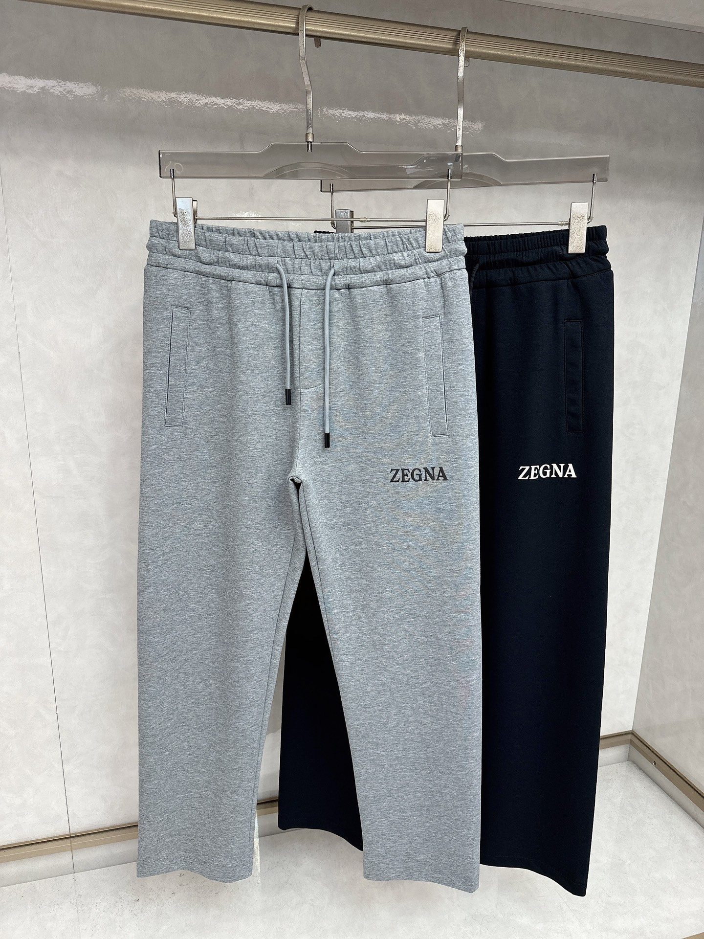  杰尼亚 2025秋冬新品男士抽绳休闲运动，全新发布新款定制，细节一丝不苟，打造出了常青树的百看不腻以及