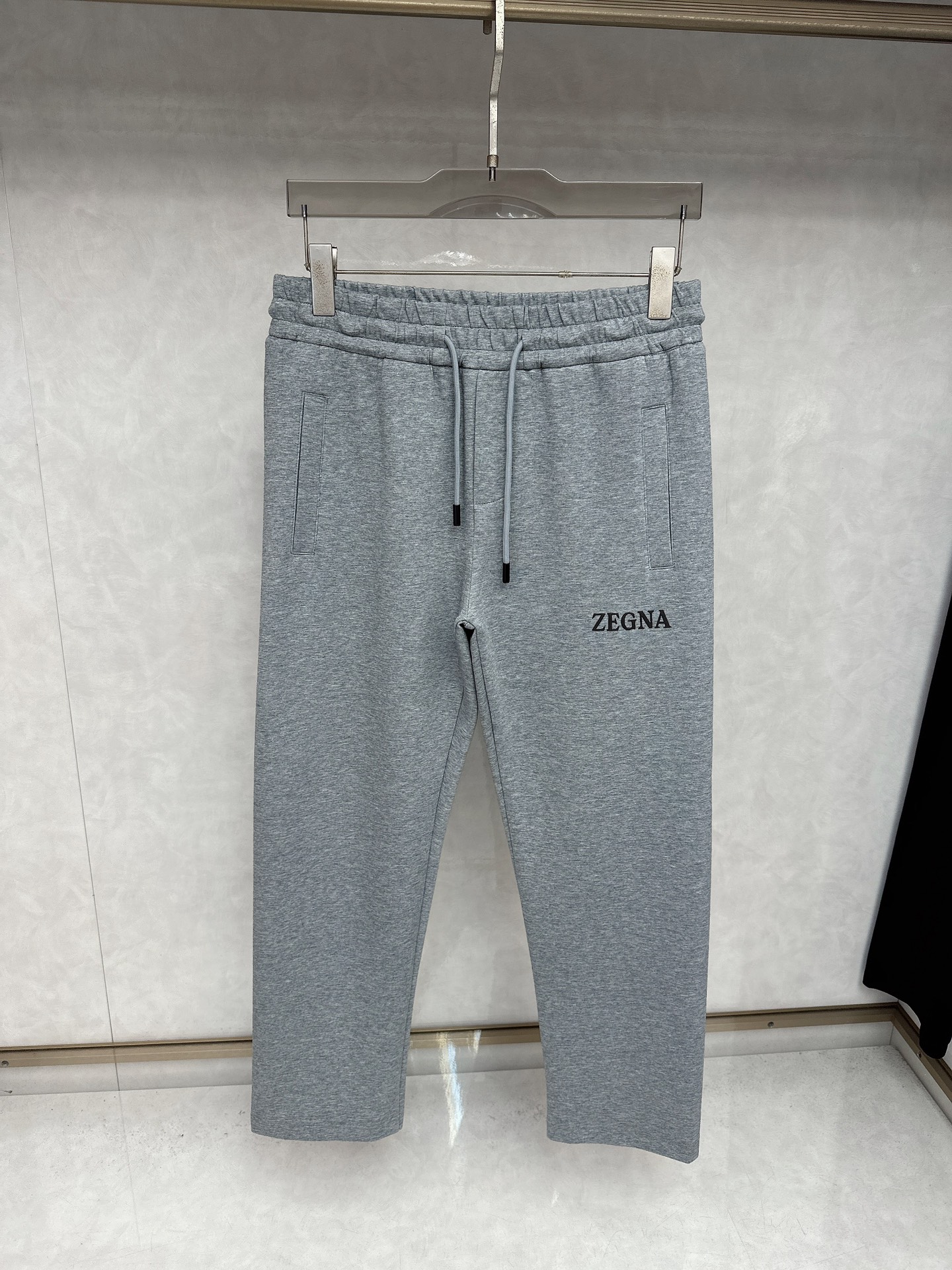  杰尼亚 2025秋冬新品男士抽绳休闲运动，全新发布新款定制，细节一丝不苟，打造出了常青树的百看不腻以及