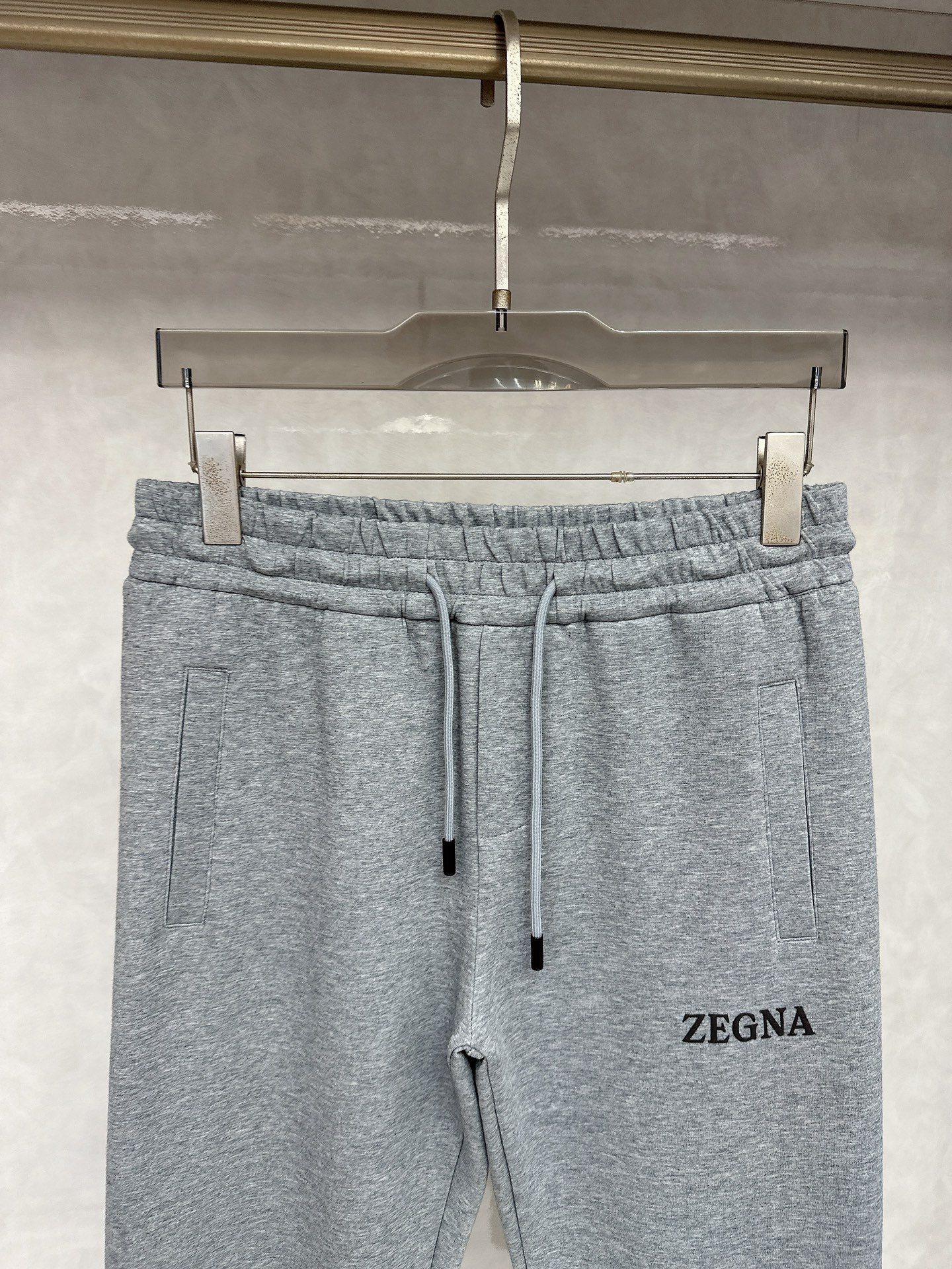  杰尼亚 2025秋冬新品男士抽绳休闲运动，全新发布新款定制，细节一丝不苟，打造出了常青树的百看不腻以及