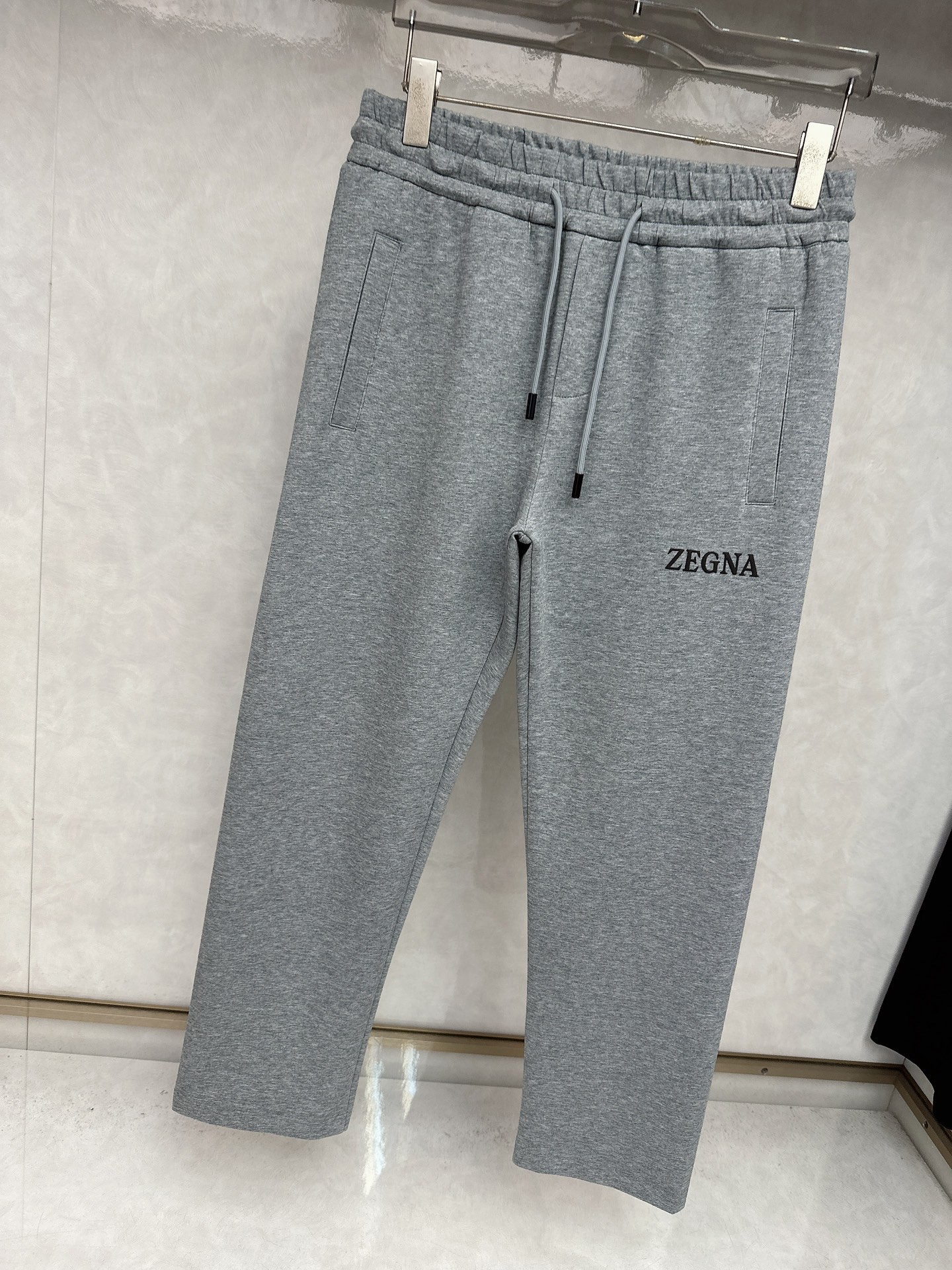  杰尼亚 2025秋冬新品男士抽绳休闲运动，全新发布新款定制，细节一丝不苟，打造出了常青树的百看不腻以及