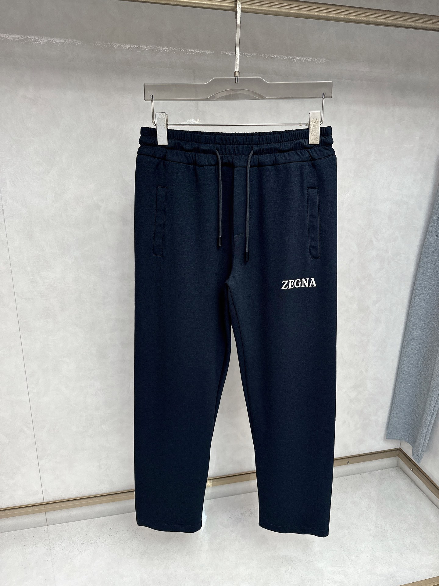  杰尼亚 2025秋冬新品男士抽绳休闲运动，全新发布新款定制，细节一丝不苟，打造出了常青树的百看不腻以及