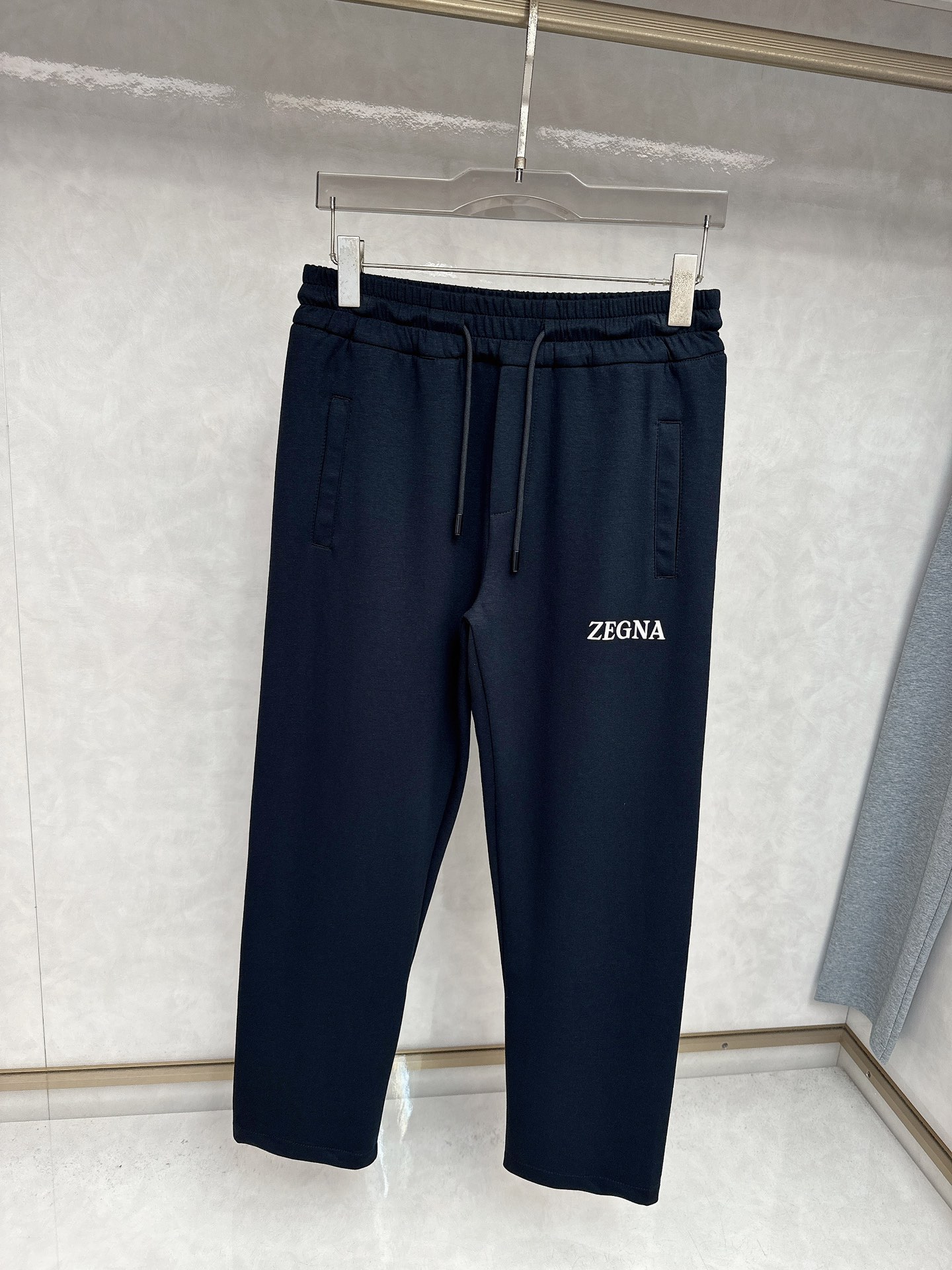  杰尼亚 2025秋冬新品男士抽绳休闲运动，全新发布新款定制，细节一丝不苟，打造出了常青树的百看不腻以及