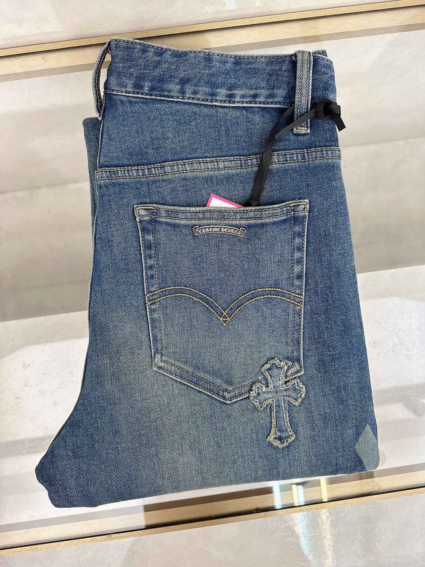 NO:523984,Croxin 2025 autumn and winter new models are available in stock, original single hot jeans are super customized, original hardware, super heavy industry technology, excellent version, impeccable details!  The style is not picky, it is very high-end, and the good products are not waiting for everyone. Take a look at it and start quickly. Size 28-38, chrome hearts, jeans, alexander wang19860909克罗心 2025秋冬新款现货上市,原单爆款牛仔裤超级定制款,原版五金,超级重工工艺,版型超赞细节做工无可挑剔！款式不挑人,特别高档,好货不等人,看中赶紧下手,尺码28-38,,chrome hearts,jeans,alexander wang,Men's clothing