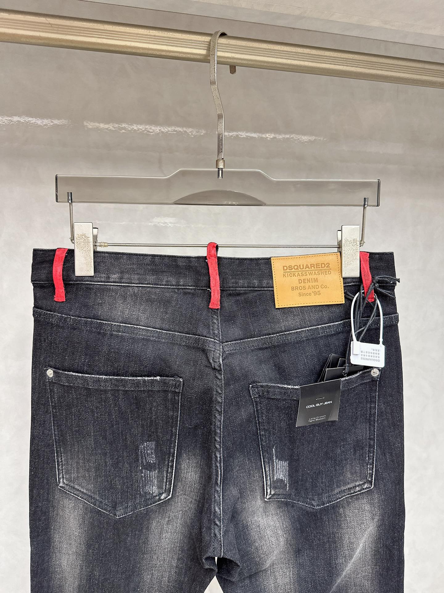  D2 2025秋冬🔥🔥新款现货上市，原单爆款牛仔裤👖超级定制款，原版五金，超级重工工艺，版型超赞👍细节