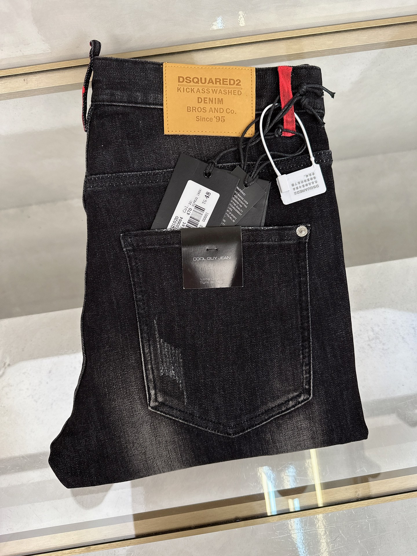  D2 2025秋冬🔥🔥新款现货上市，原单爆款牛仔裤👖超级定制款，原版五金，超级重工工艺，版型超赞👍细节