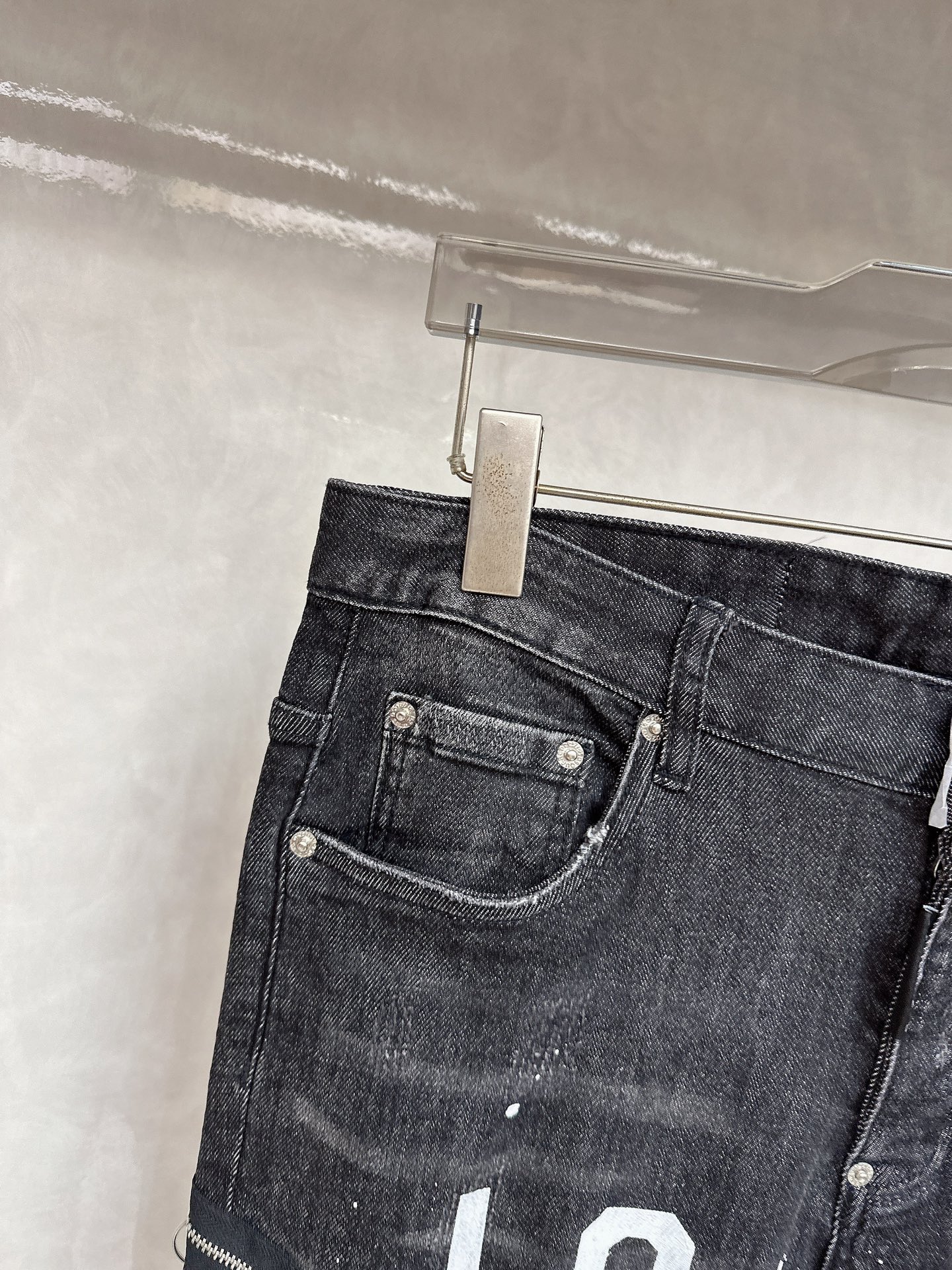  D2 2025秋冬🔥🔥新款现货上市，原单爆款牛仔裤👖超级定制款，原版五金，超级重工工艺，版型超赞👍细节