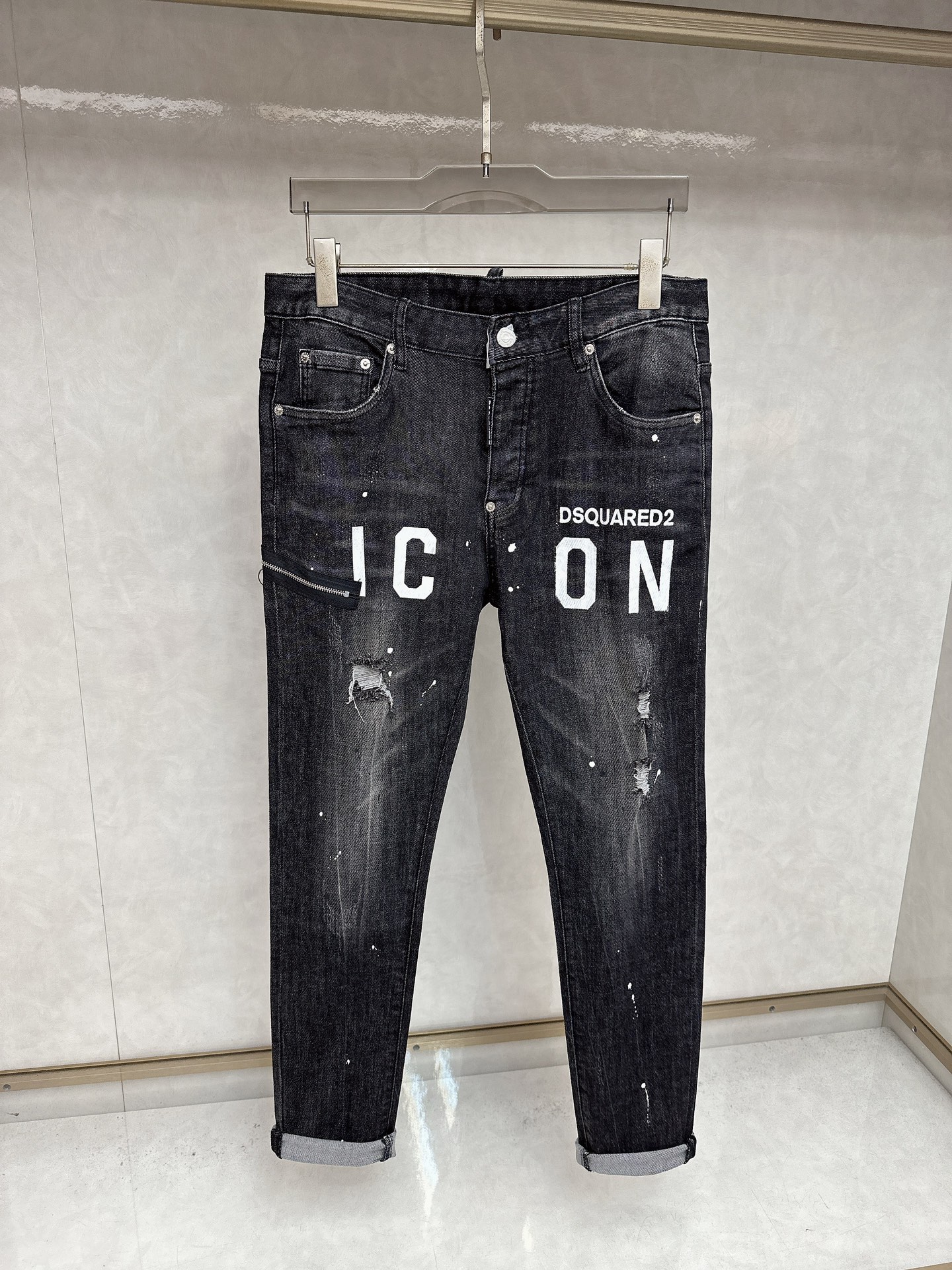  D2 2025秋冬🔥🔥新款现货上市，原单爆款牛仔裤👖超级定制款，原版五金，超级重工工艺，版型超赞👍细节