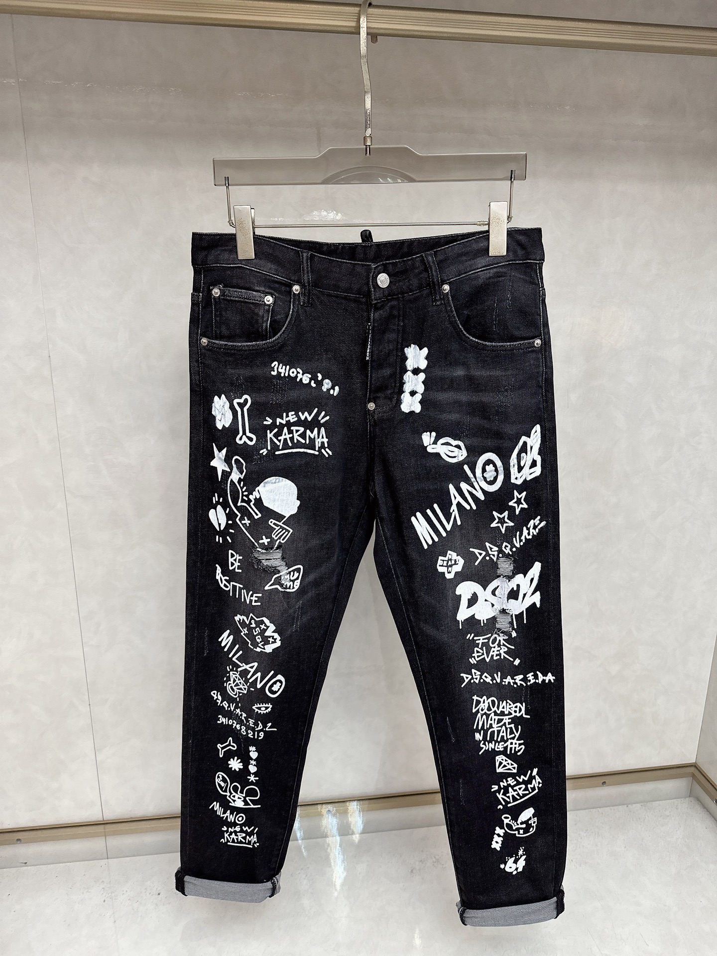  D2 2025秋冬🔥🔥新款现货上市，原单爆款牛仔裤👖超级定制款，原版五金，超级重工工艺，版型超赞👍细节