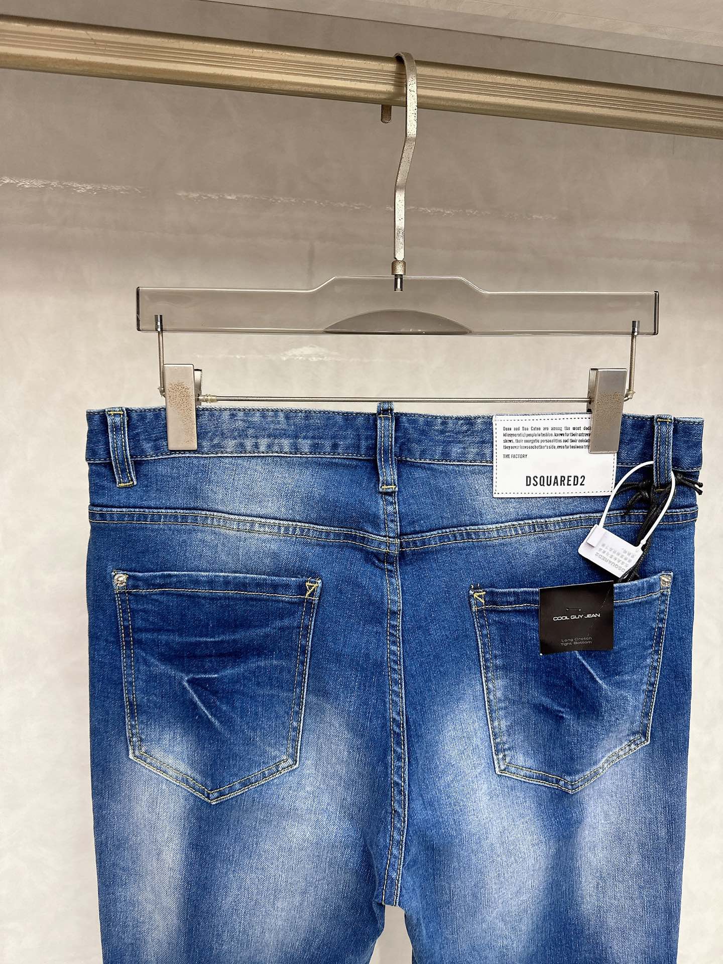  D2 2025秋冬🔥🔥新款现货上市，原单爆款牛仔裤👖超级定制款，原版五金，超级重工工艺，版型超赞👍细节