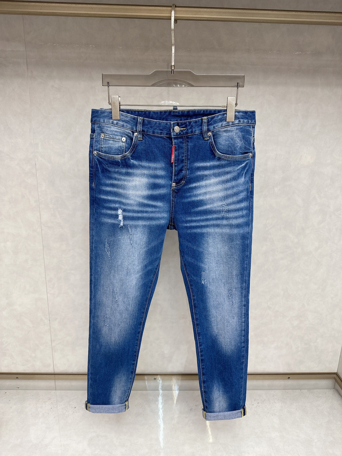  D2 2025秋冬🔥🔥新款现货上市，原单爆款牛仔裤👖超级定制款，原版五金，超级重工工艺，版型超赞👍细节