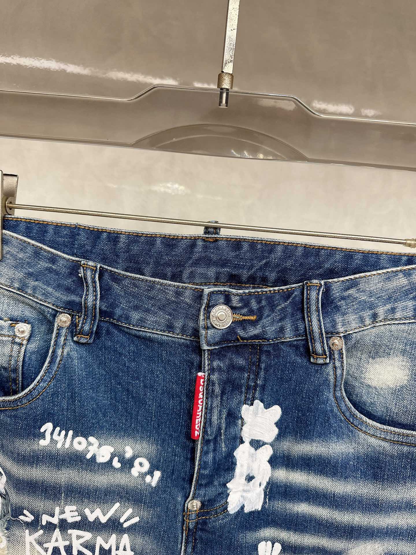  D2 2025秋冬🔥🔥新款现货上市，原单爆款牛仔裤👖超级定制款，原版五金，超级重工工艺，版型超赞👍细节