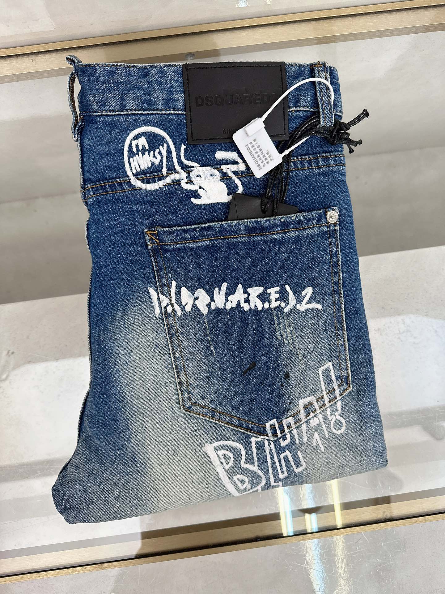  D2 2025秋冬🔥🔥新款现货上市，原单爆款牛仔裤👖超级定制款，原版五金，超级重工工艺，版型超赞👍细节