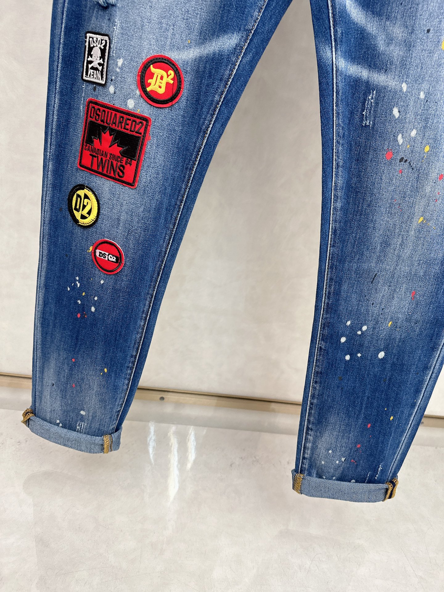  D2 2025秋冬🔥🔥新款现货上市，原单爆款牛仔裤👖超级定制款，原版五金，超级重工工艺，版型超赞👍细节